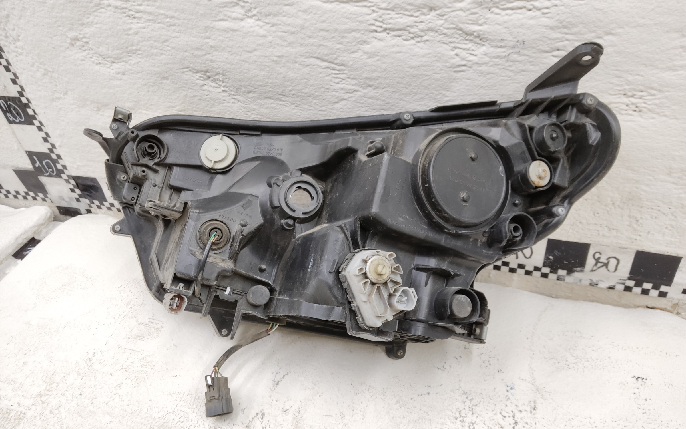 Фара передняя правая Toyota RAV4 CA40 Restail LED