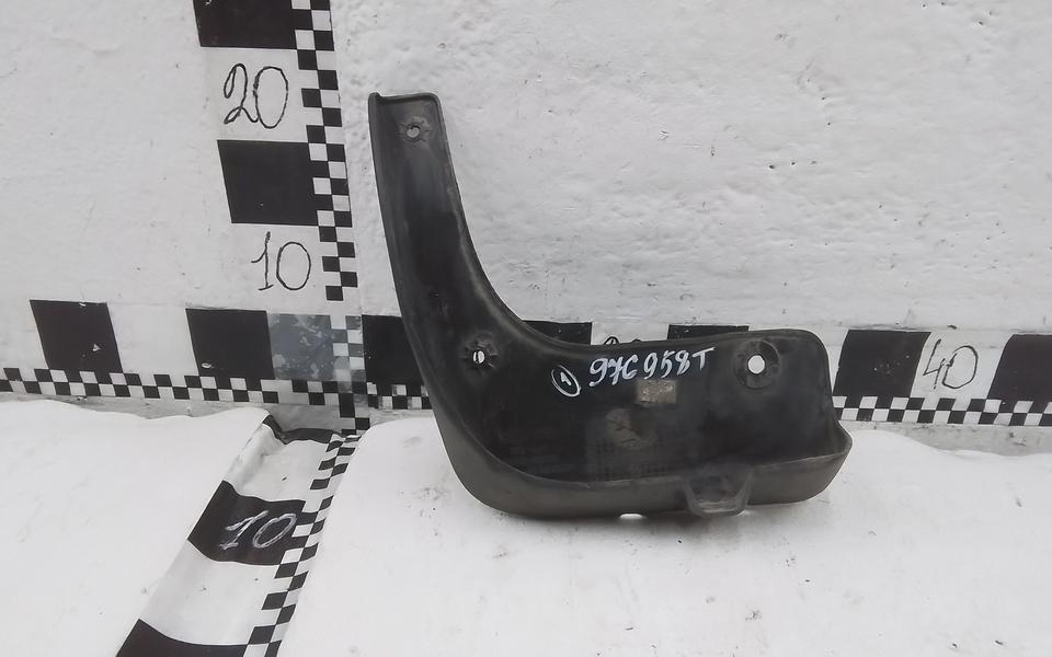 Брызговик передний левый Kia Soul 3