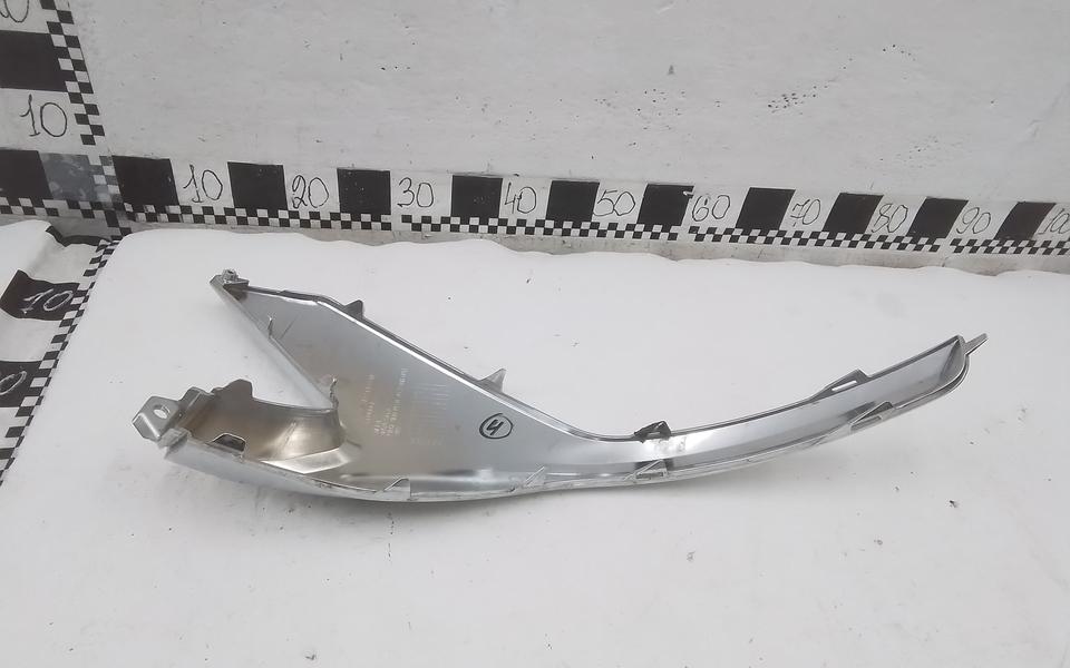Накладка "хром" переднего бампера нижняя правая Hyundai Santa Fe 4 Restail