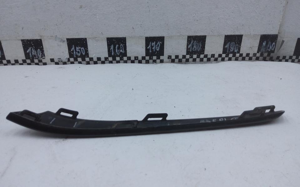 Накладка переднего бампера правая Volkswagen Polo 5  Sedan Restail
