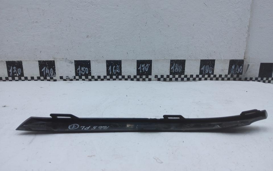 Накладка переднего бампера правая Volkswagen Polo 5  Sedan Restail