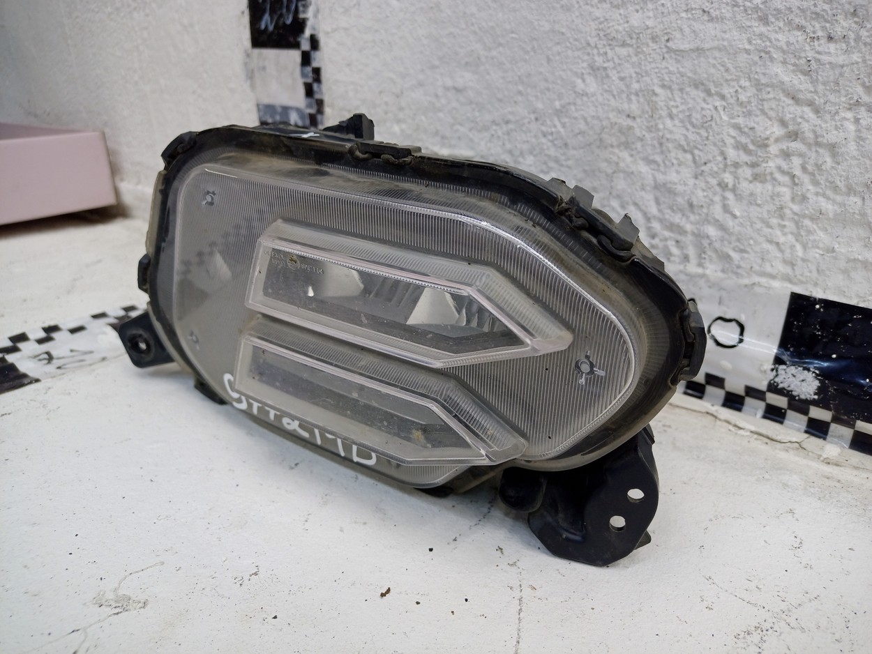 Фара ПТФ передняя правая Kia Sorento 4 LED