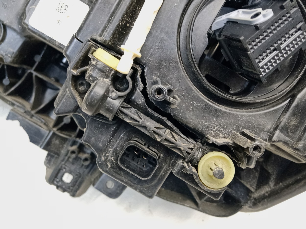 Фара передняя правая BMW X5 G05 Restail LED черная