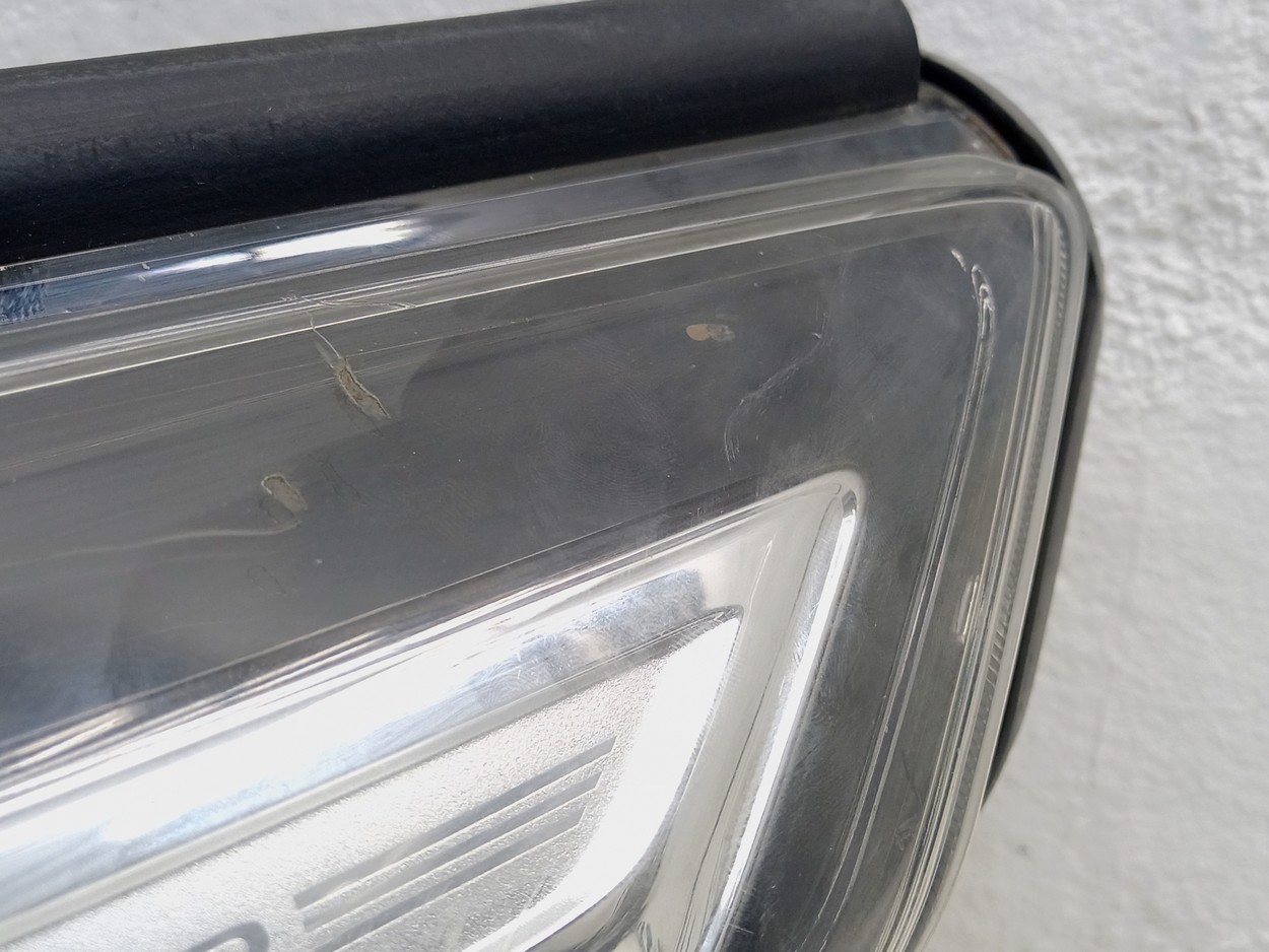 Фара передняя левая Subaru Forester 5 SK LED с ДХО