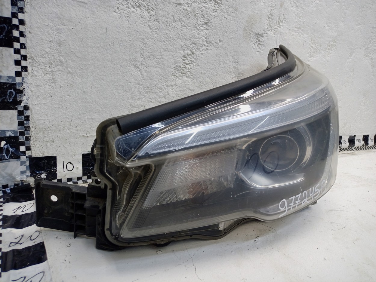 Фара передняя левая Subaru Forester 5 SK LED с ДХО