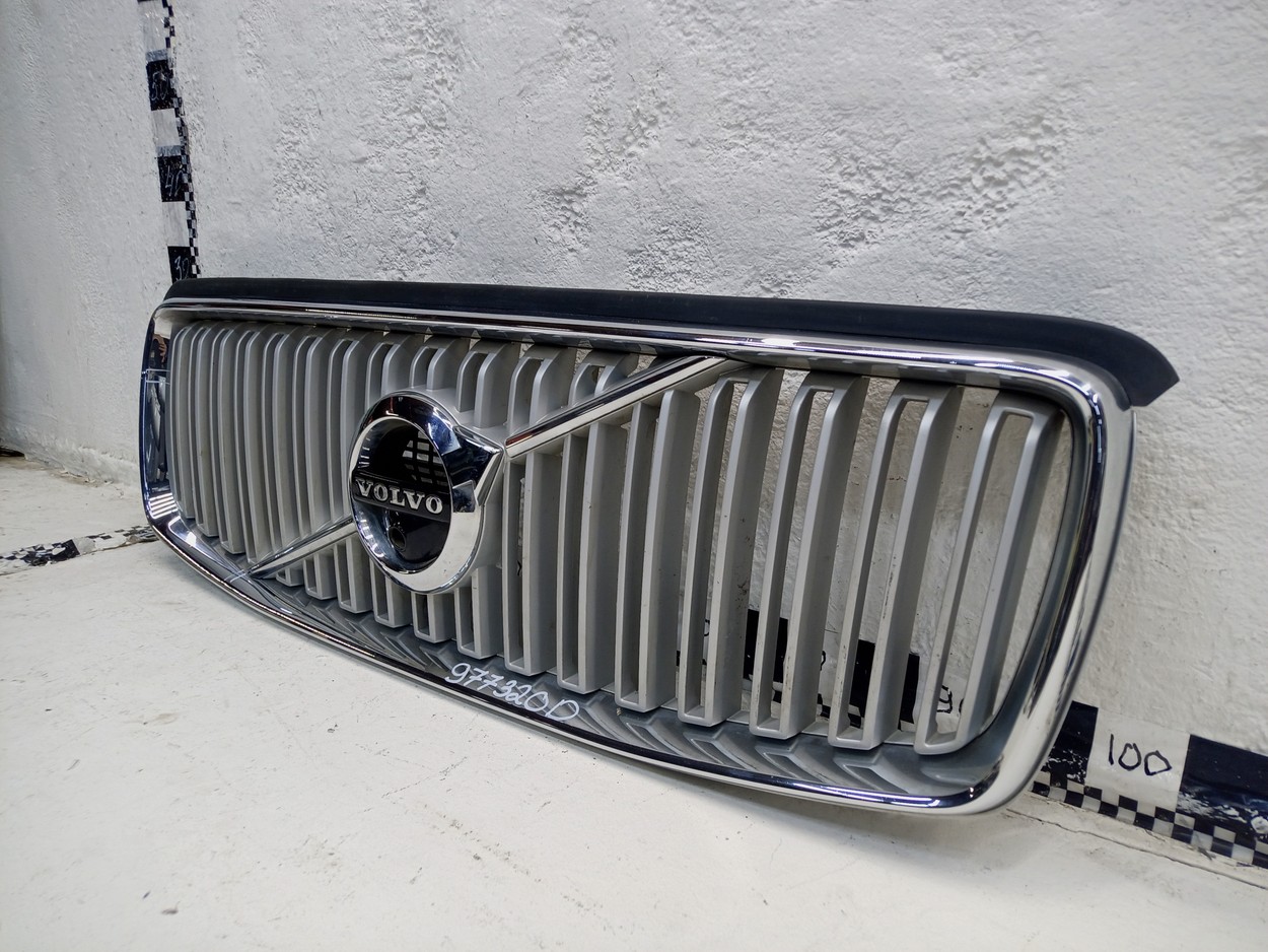 Решетка радиатора Volvo XC90 2 под камеру