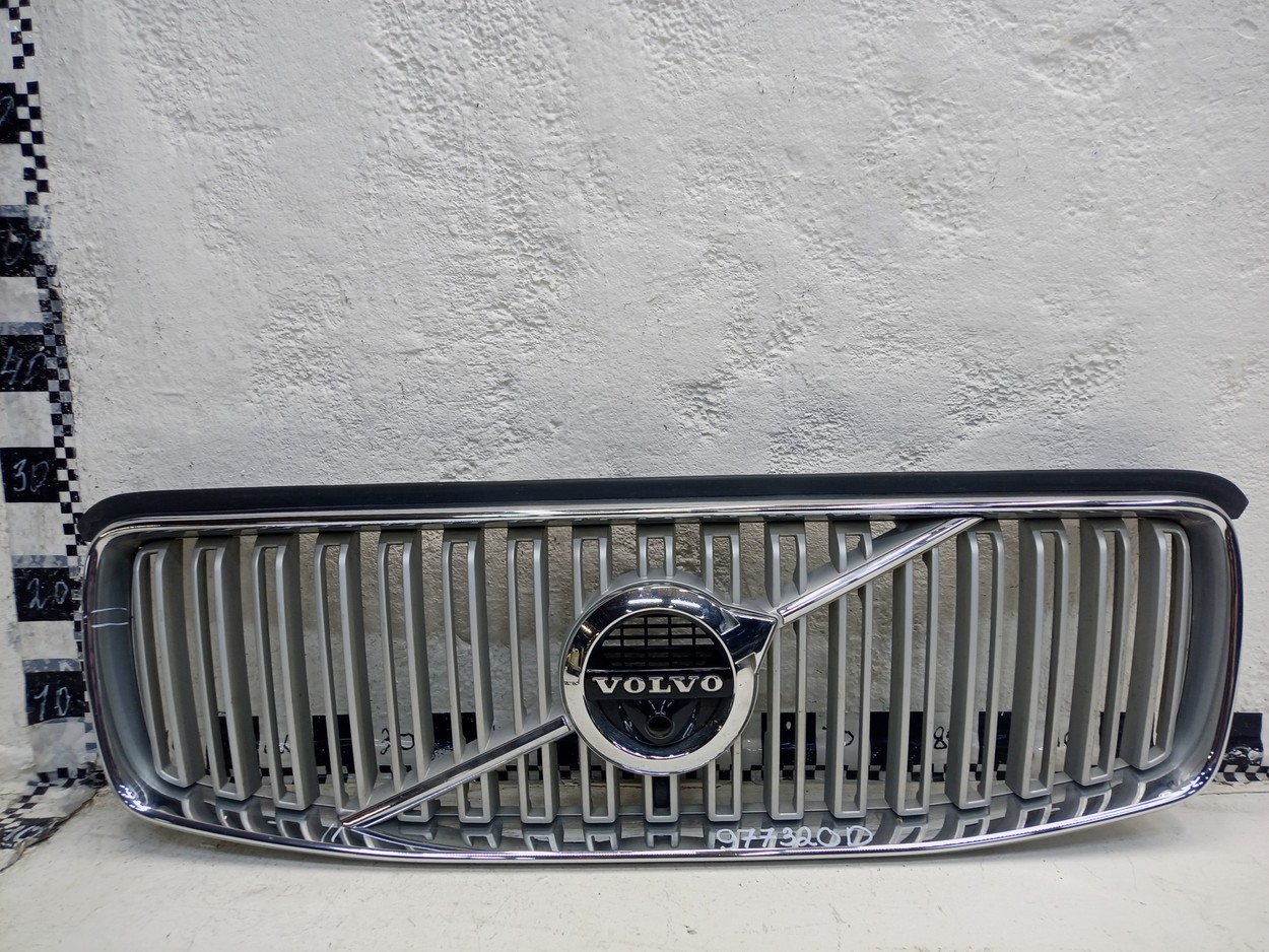 Решетка радиатора Volvo XC90 2 под камеру