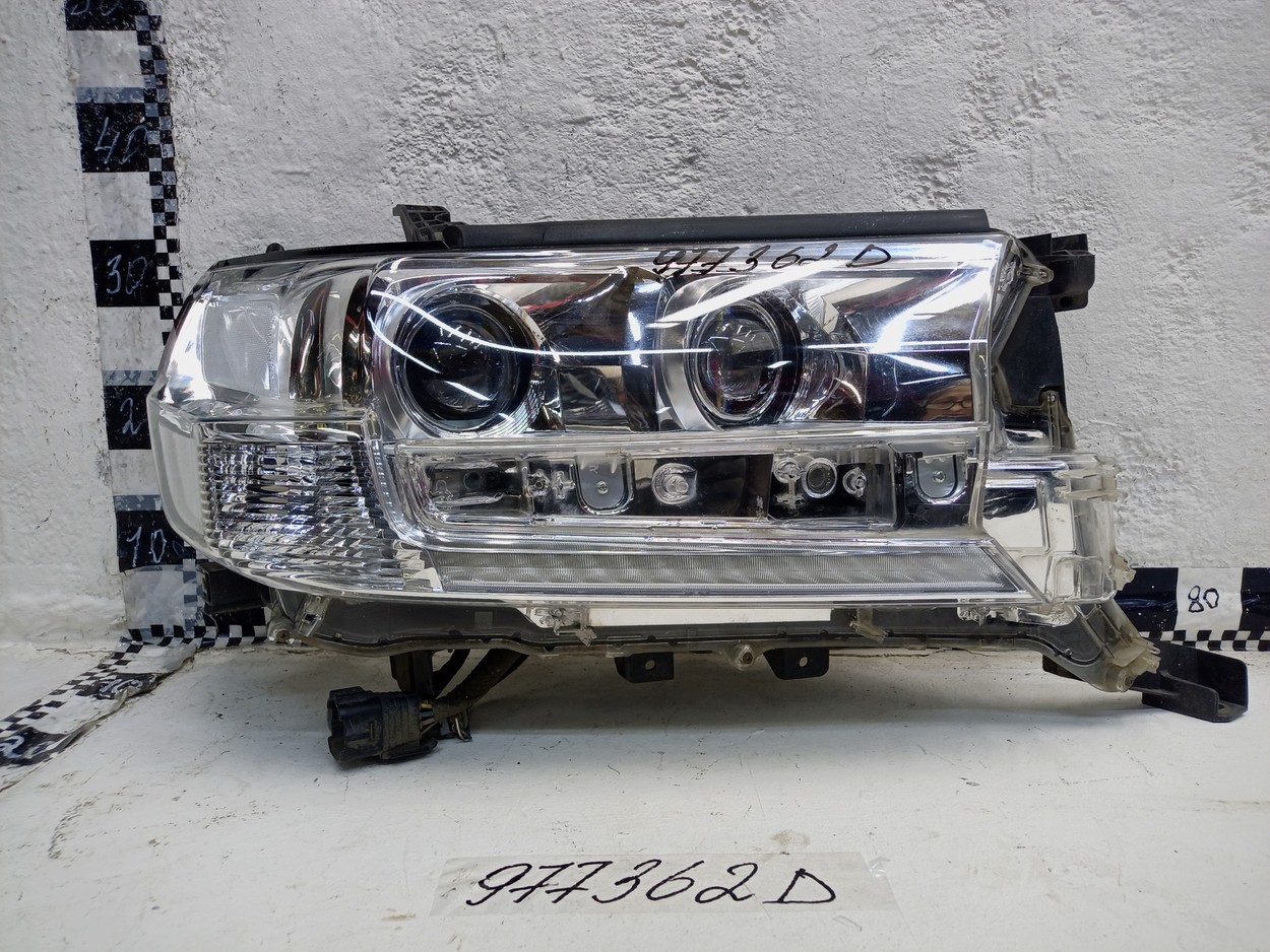 Фара передняя правая Toyota Land Cruiser 200 Restail 2 LED светлая