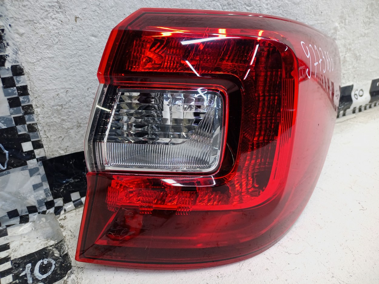 Фонарь задний правый наружный Subaru Outback 5 Restail LED