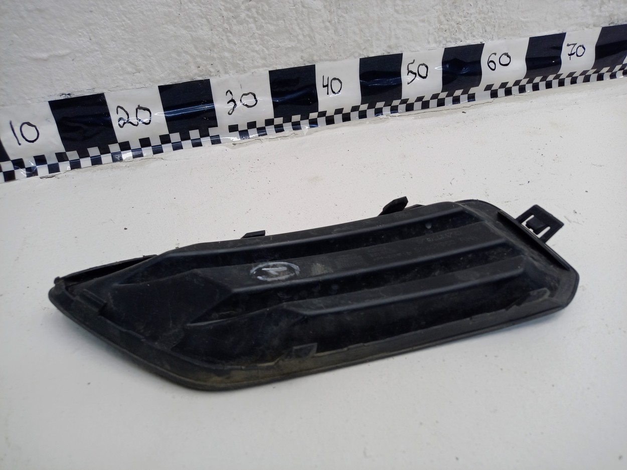 Заглушка ПТФ передней правой Volvo XC40