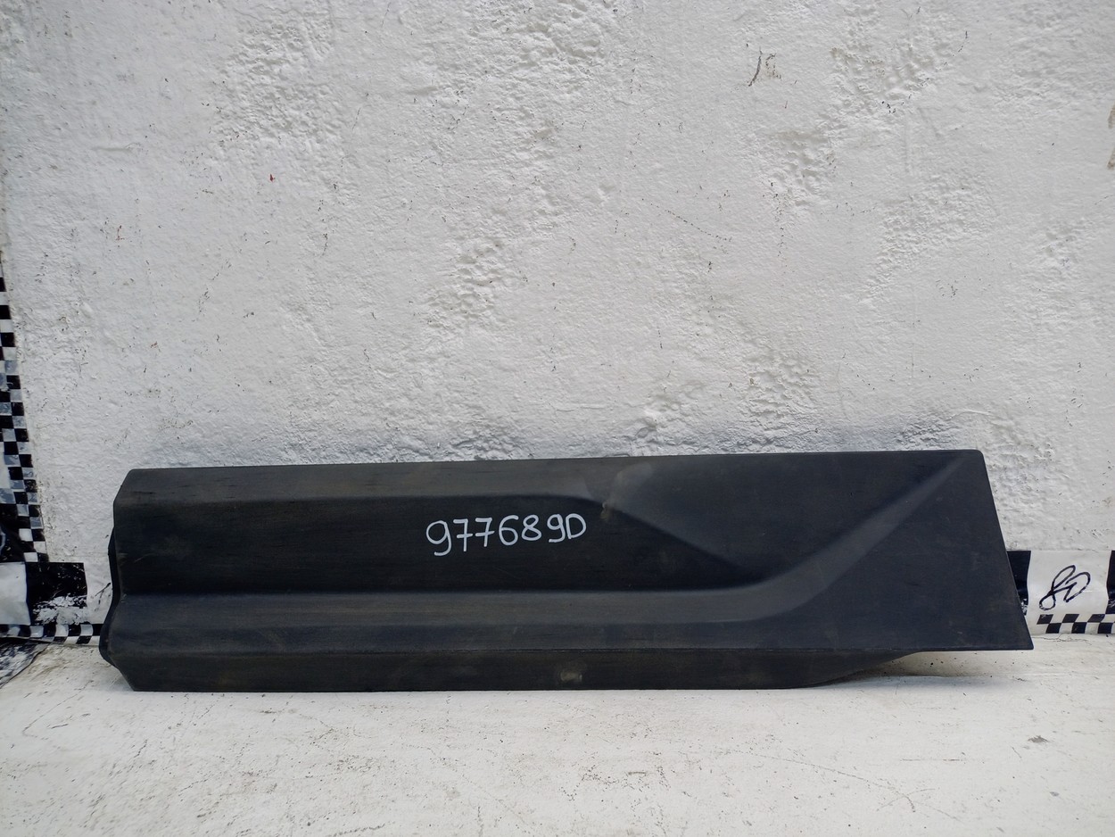Накладка двери задней правой Geely Coolray
