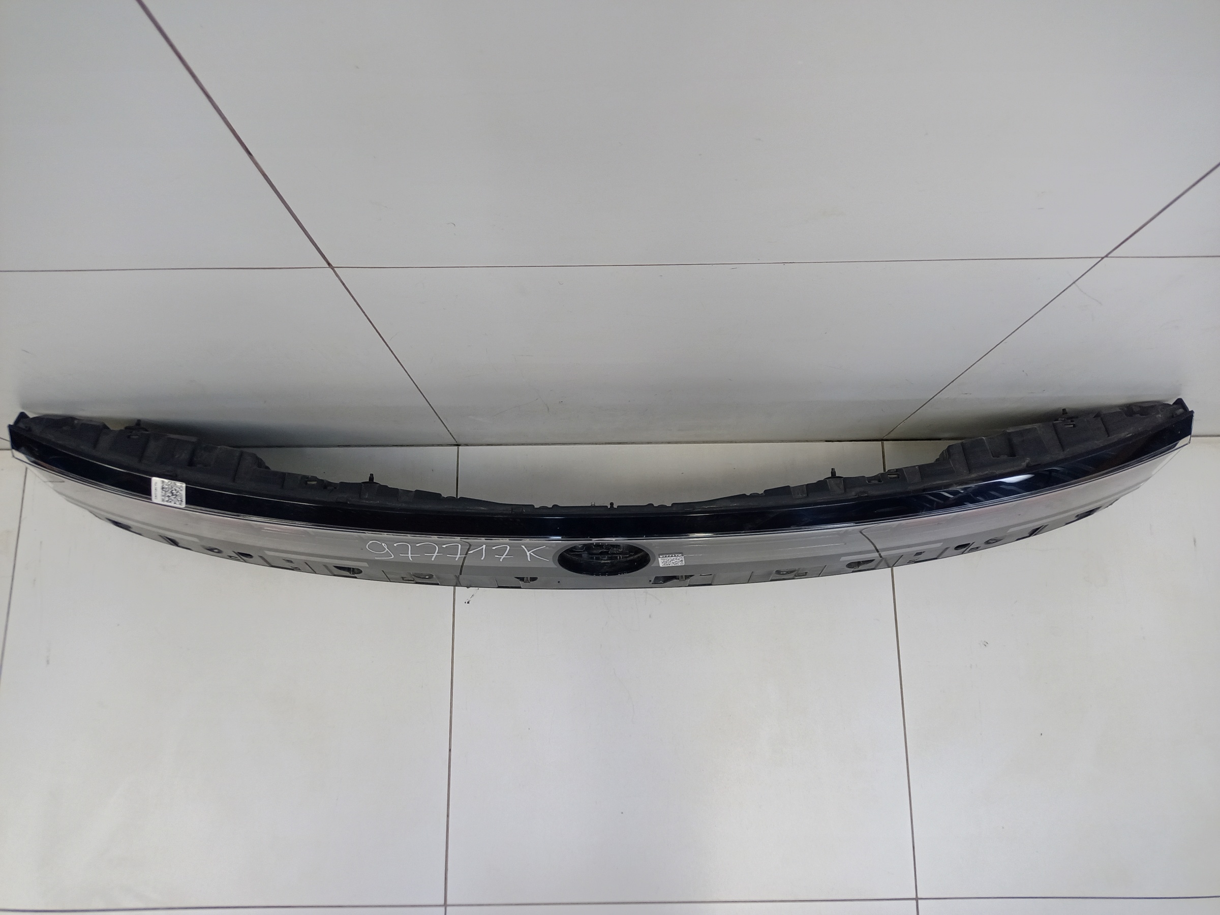 Фонарь центральный крышки багажника Volkswagen Teramont Pro