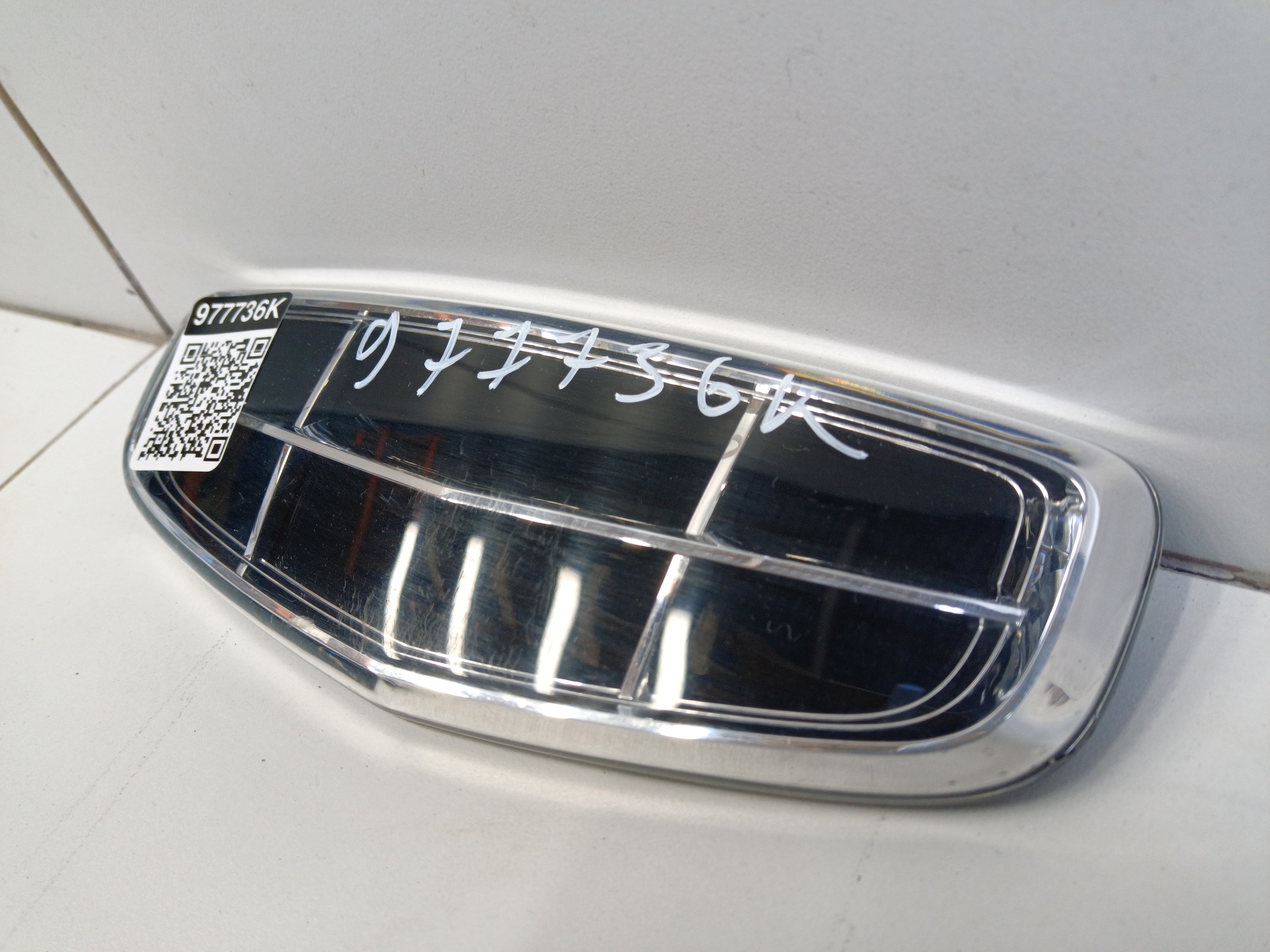 Эмблема решётки радиатора Geely Monjaro