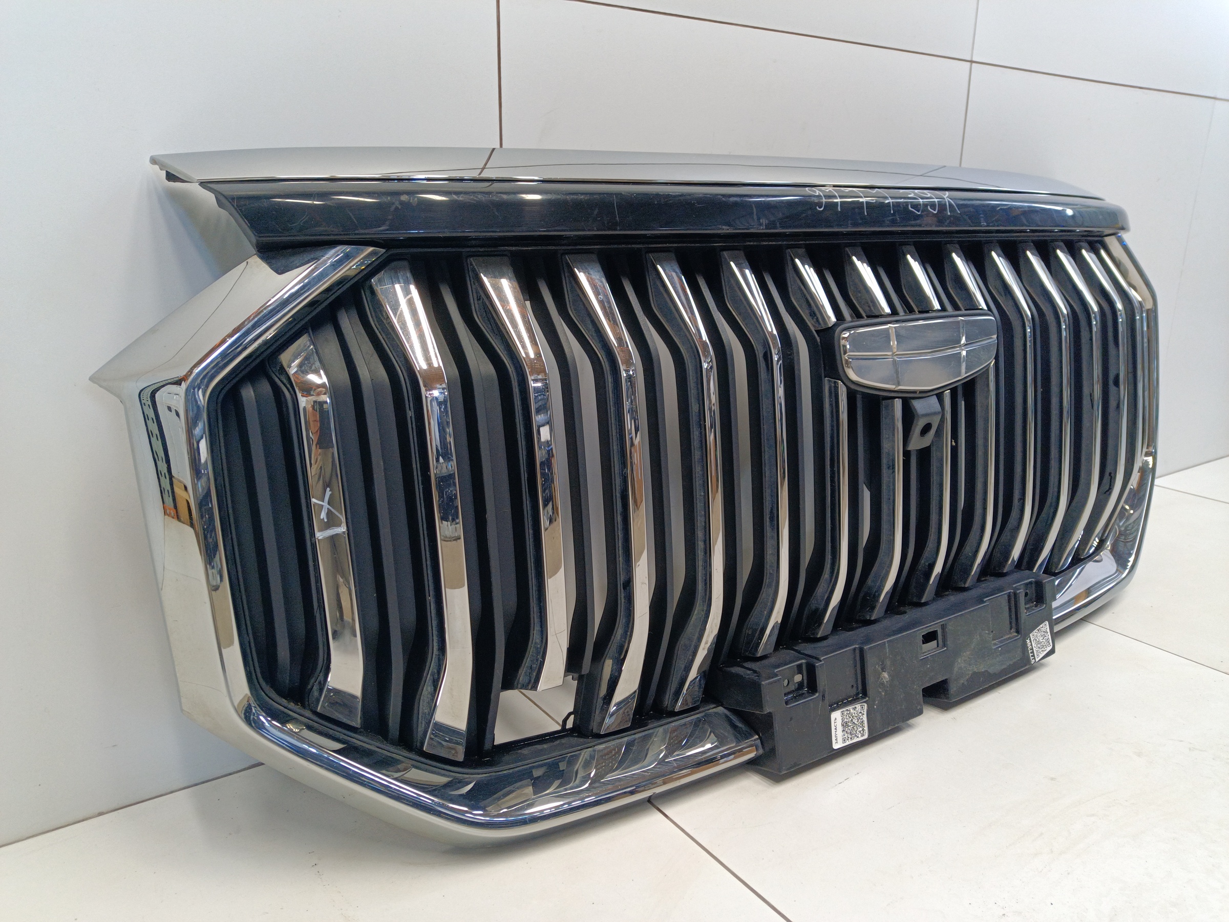 Решетка радиатора Geely Okavango под камеру