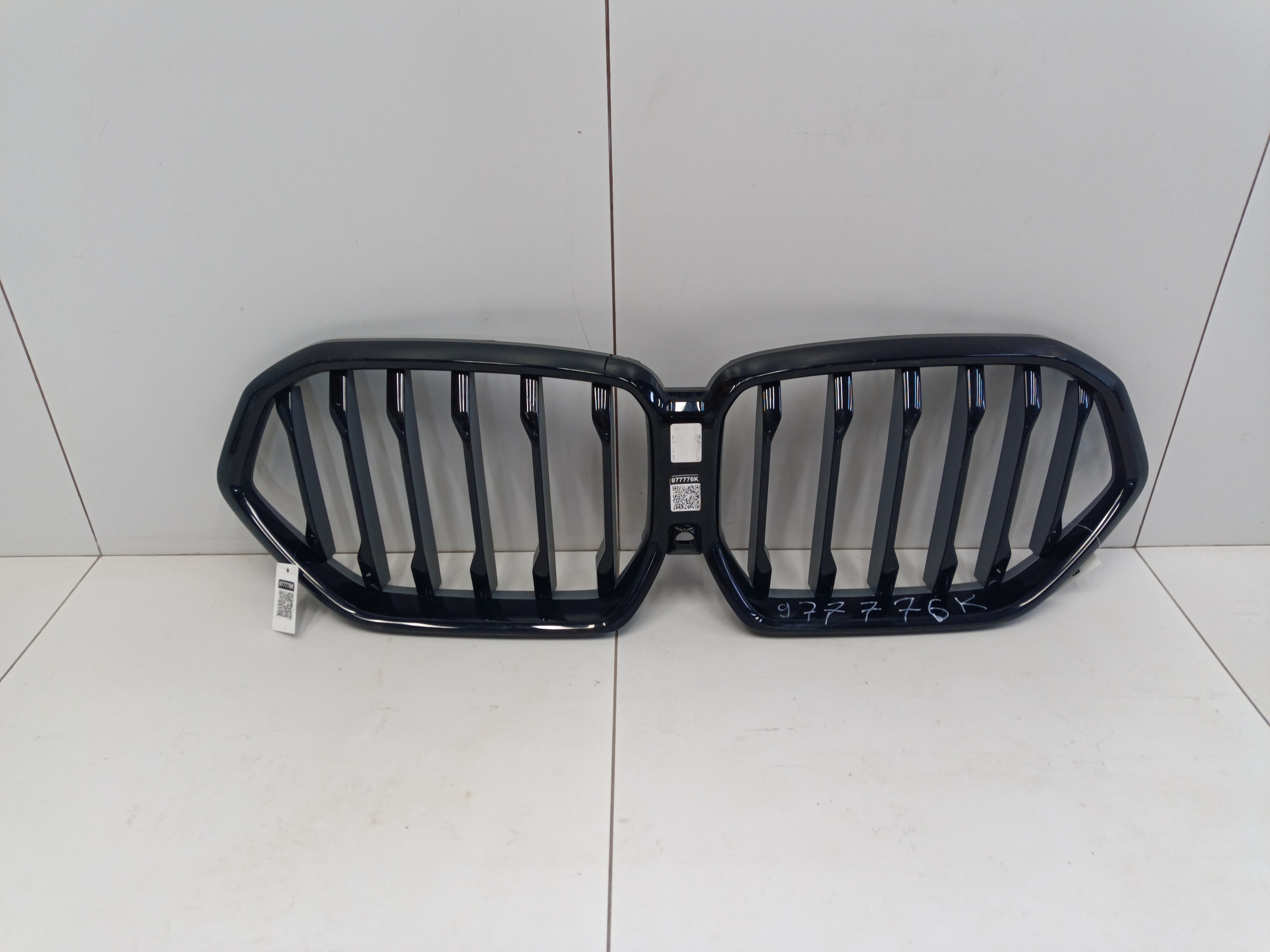 Решётка радиатора BMW X6 G06 M-Paket черная под камеру