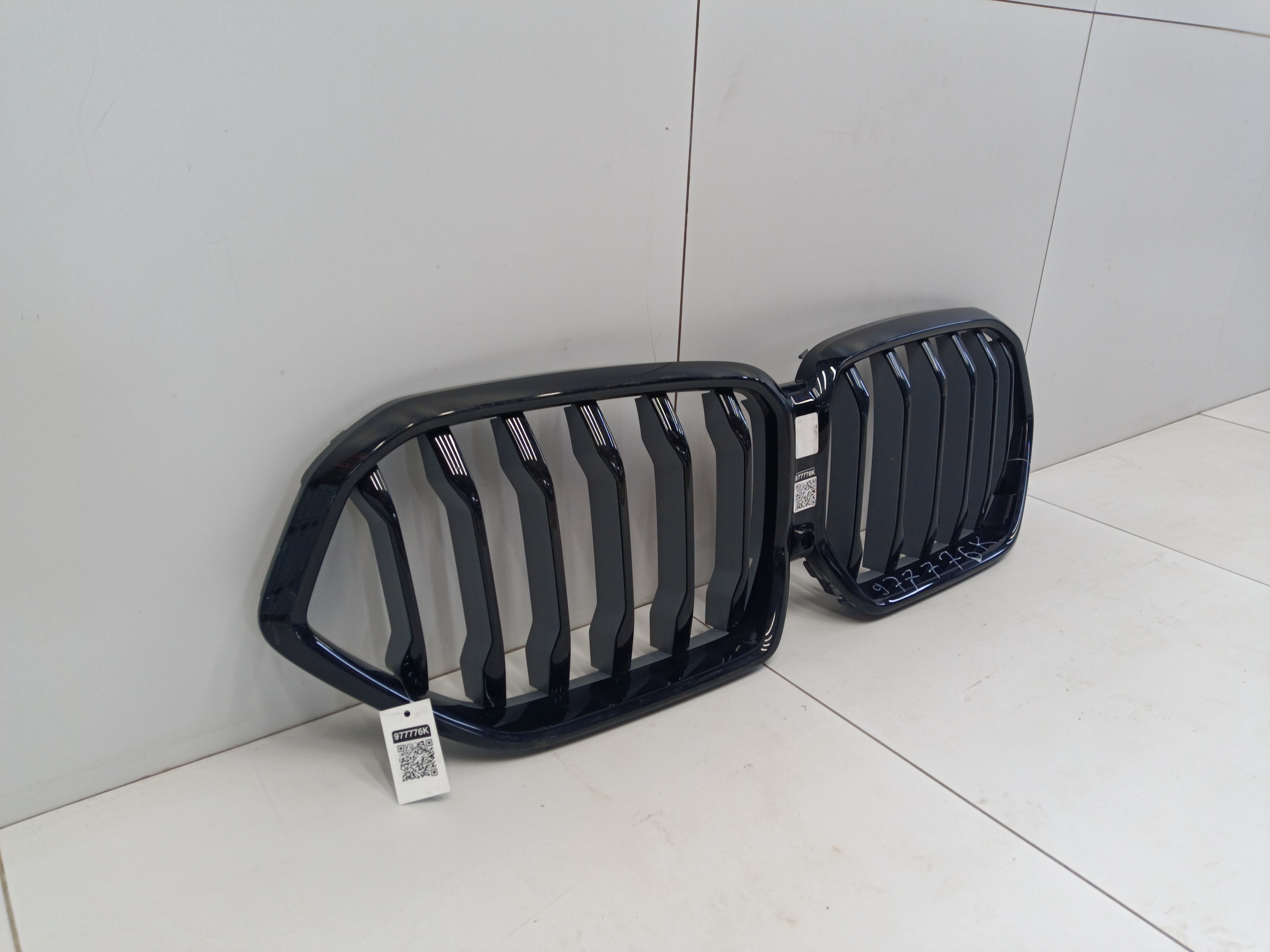 Решётка радиатора BMW X6 G06 M-Paket черная под камеру