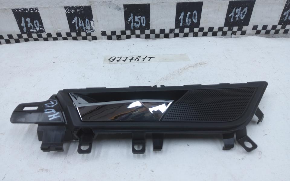 Ручка двери задней левой внутренняя Skoda Rapid 1