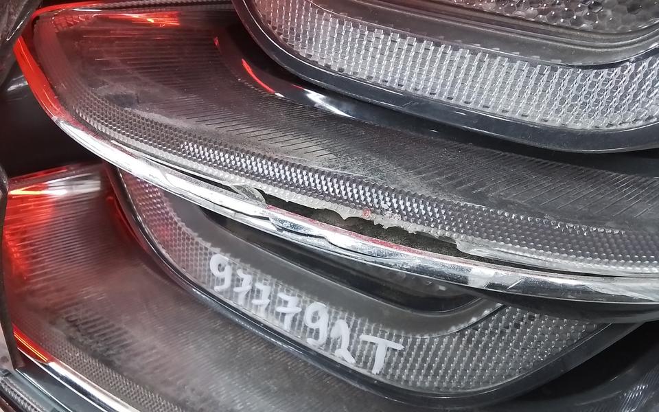 Фонарь задний правый наружный Kia K900 2 LED