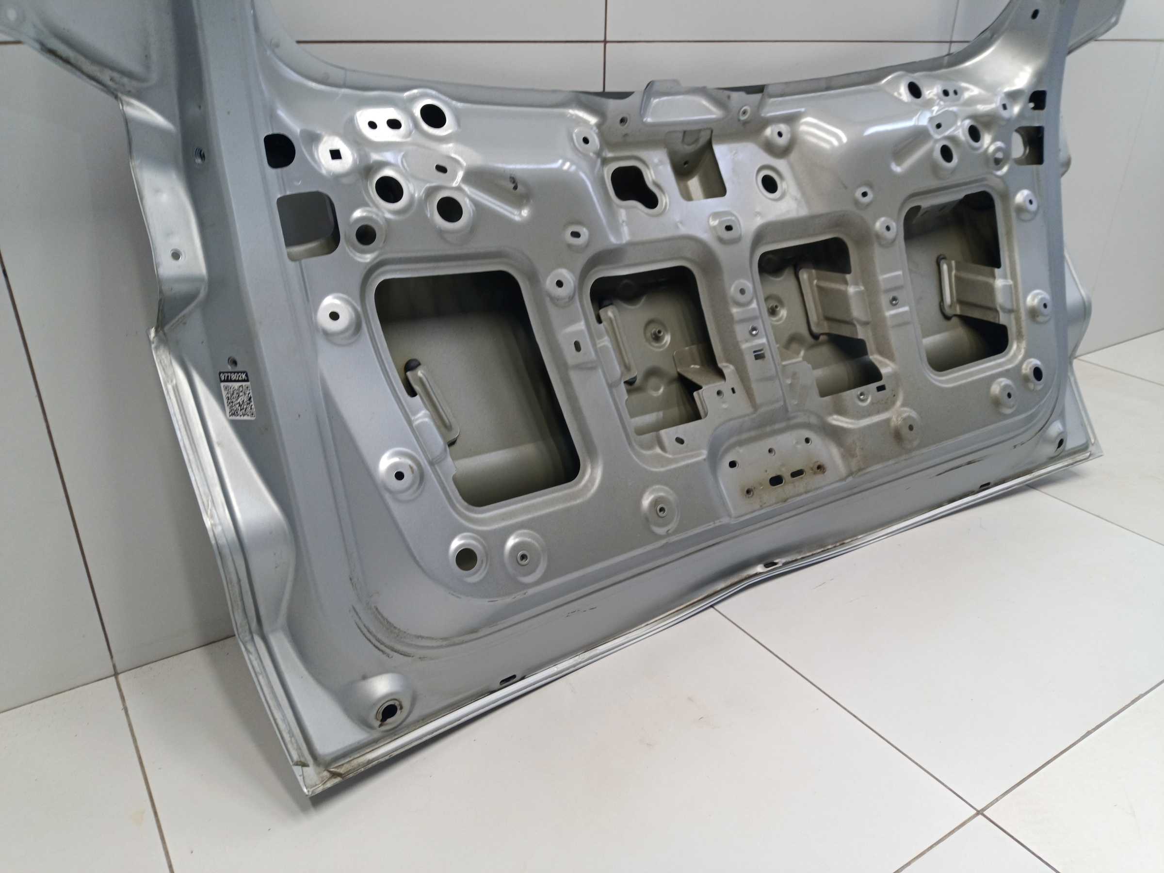 Крышка багажника Geely Atlas Pro