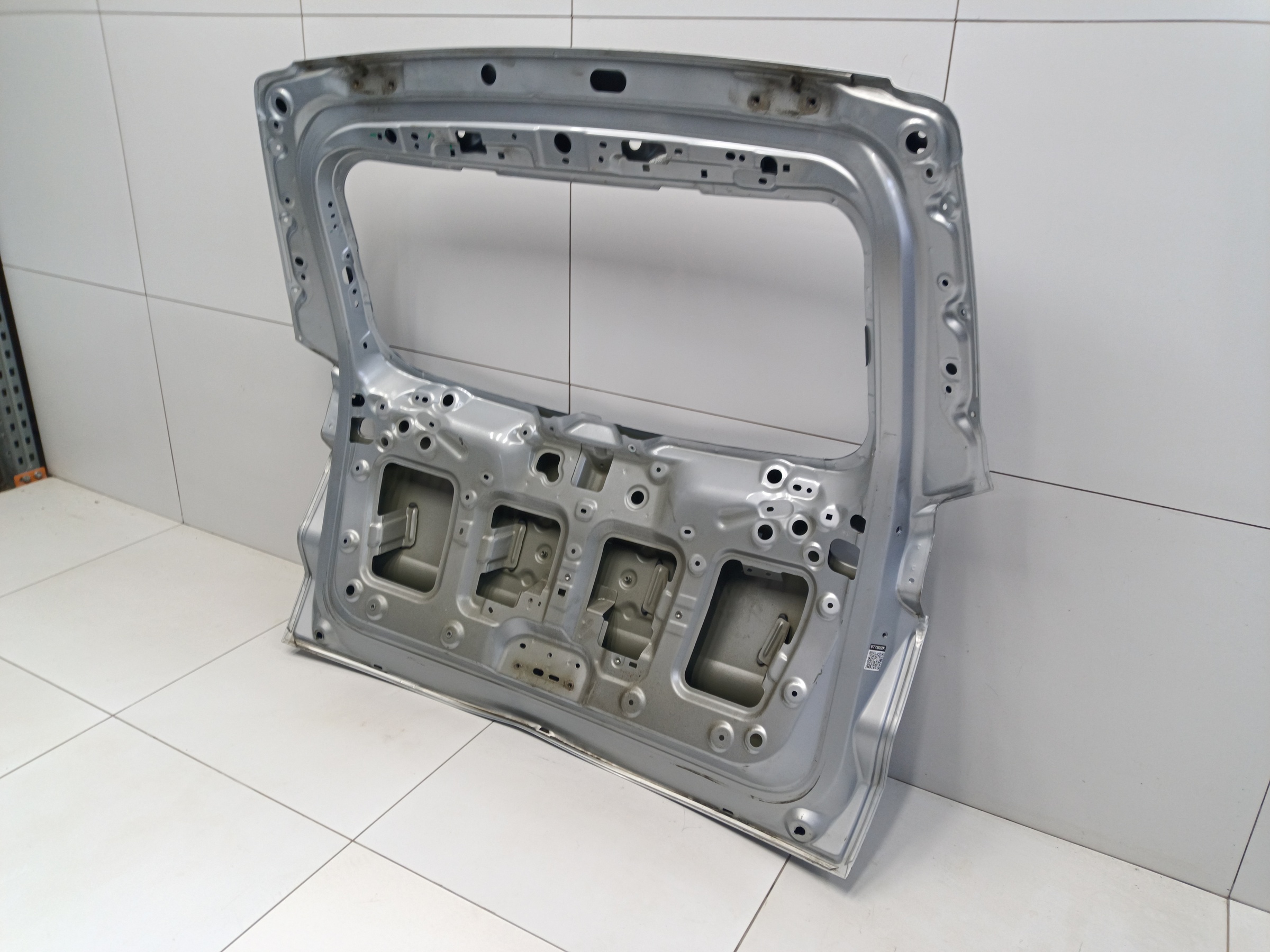 Крышка багажника Geely Atlas Pro