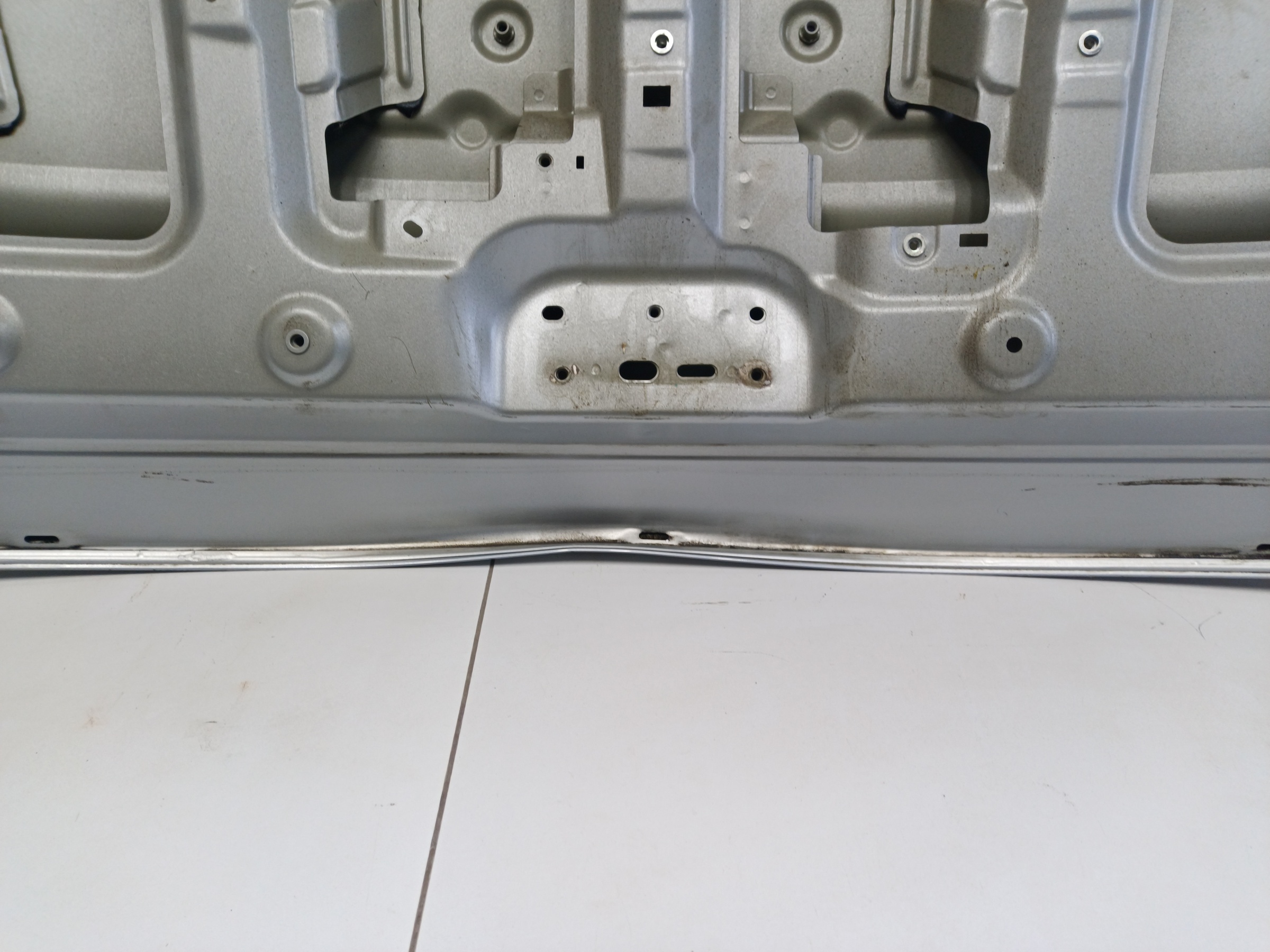 Крышка багажника Geely Atlas Pro