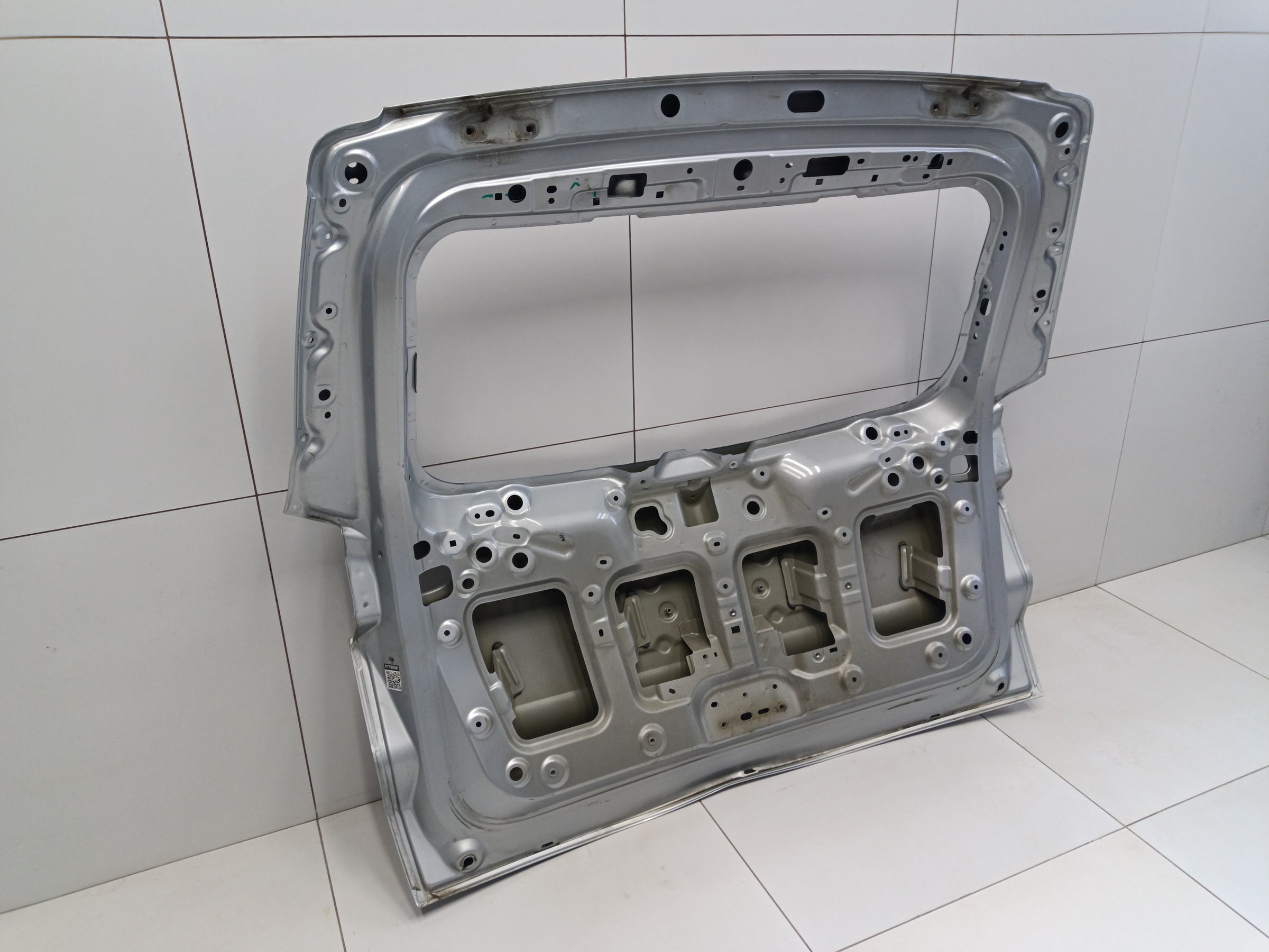 Крышка багажника Geely Atlas Pro