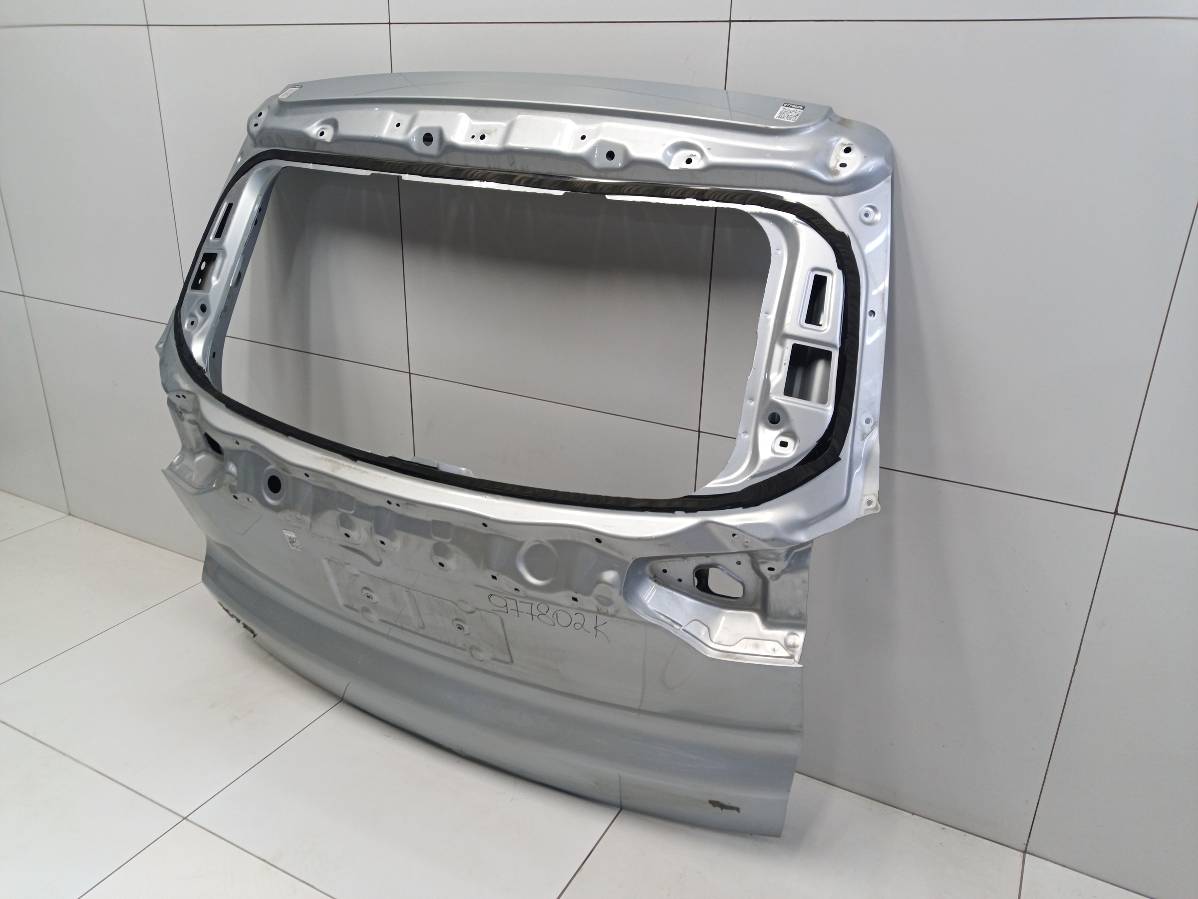 Крышка багажника Geely Atlas Pro
