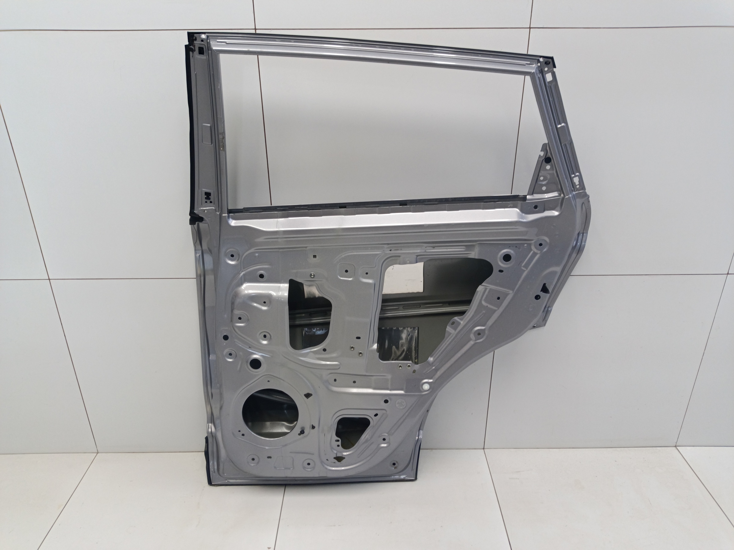 Дверь задняя правая Geely Coolray