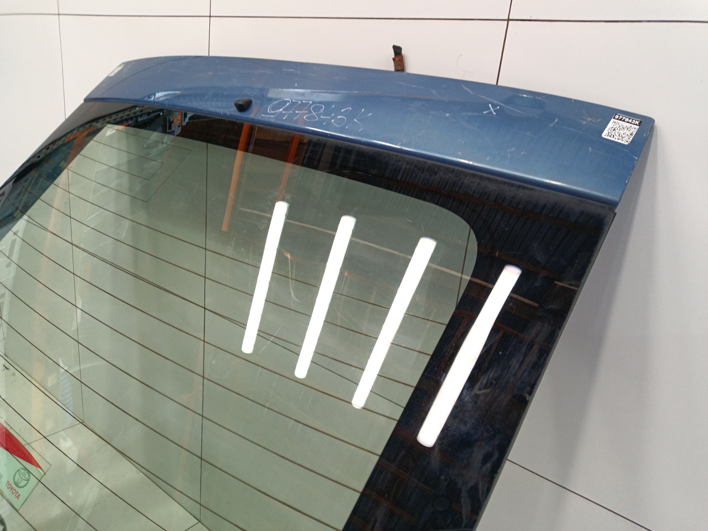 Крышка багажника Toyota Prius 2 XW20