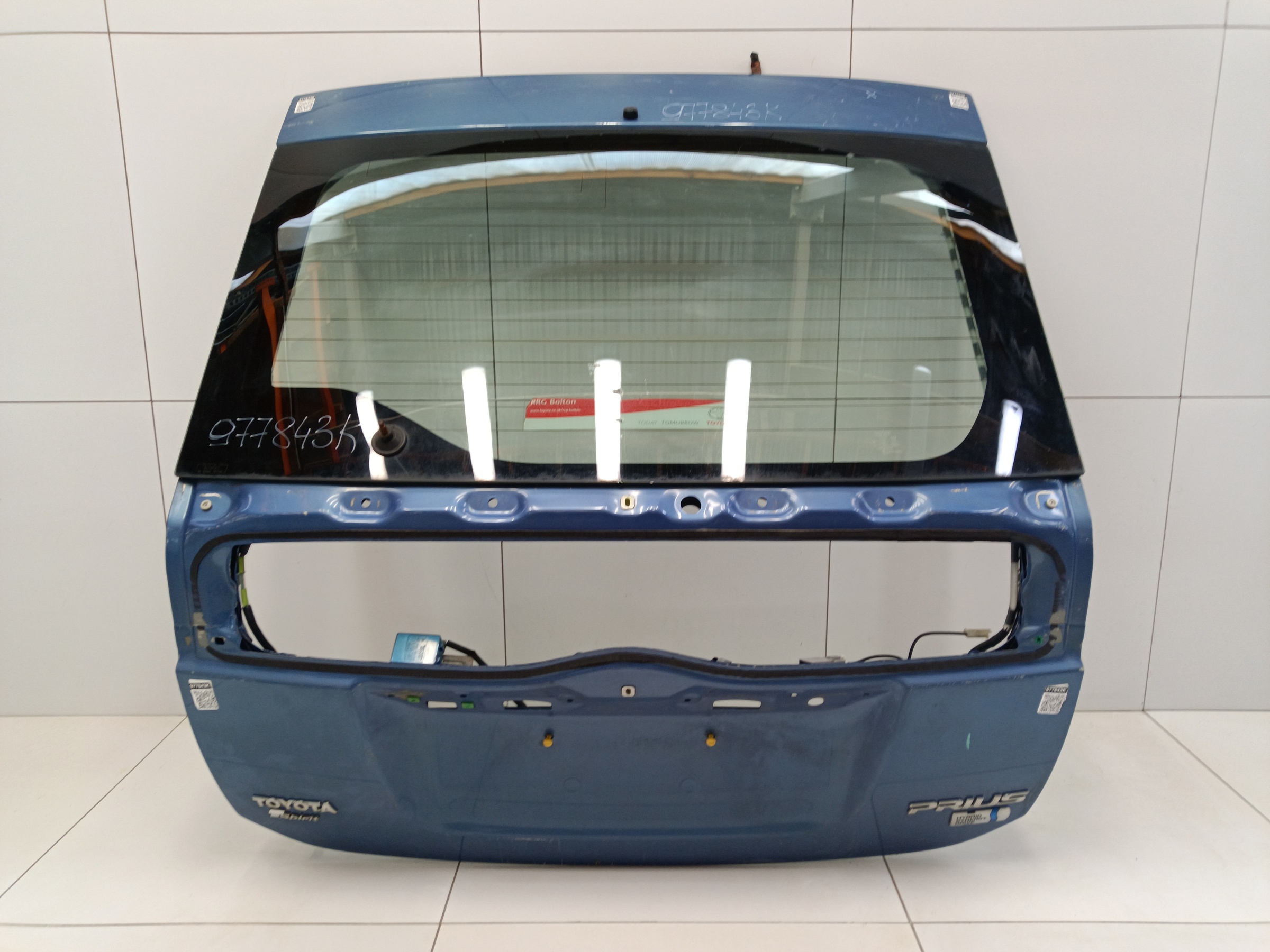 Крышка багажника Toyota Prius 2 XW20