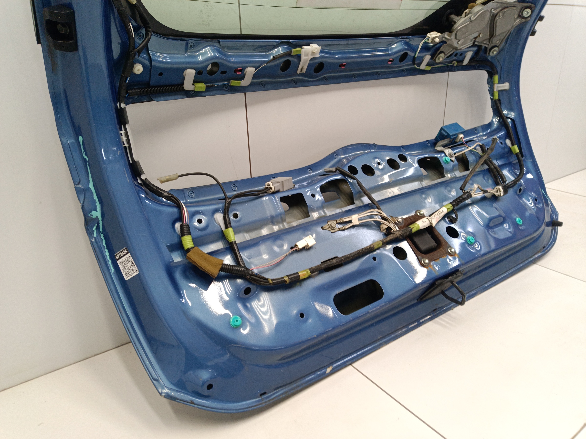 Крышка багажника Toyota Prius 2 XW20