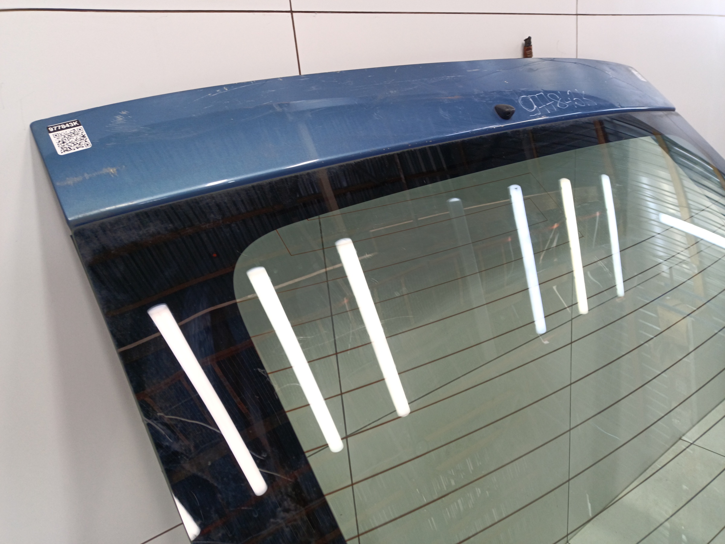 Крышка багажника Toyota Prius 2 XW20