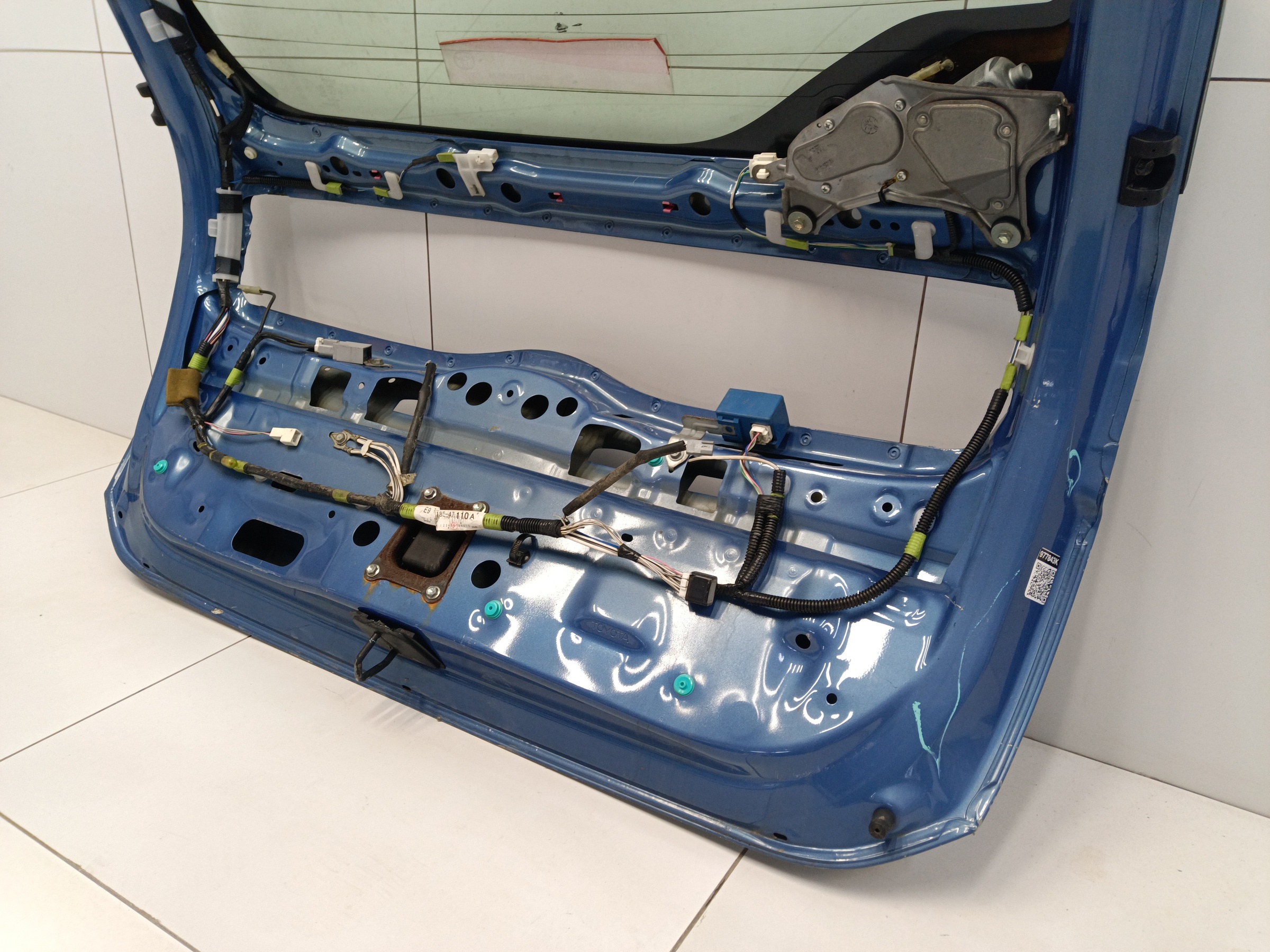 Крышка багажника Toyota Prius 2 XW20