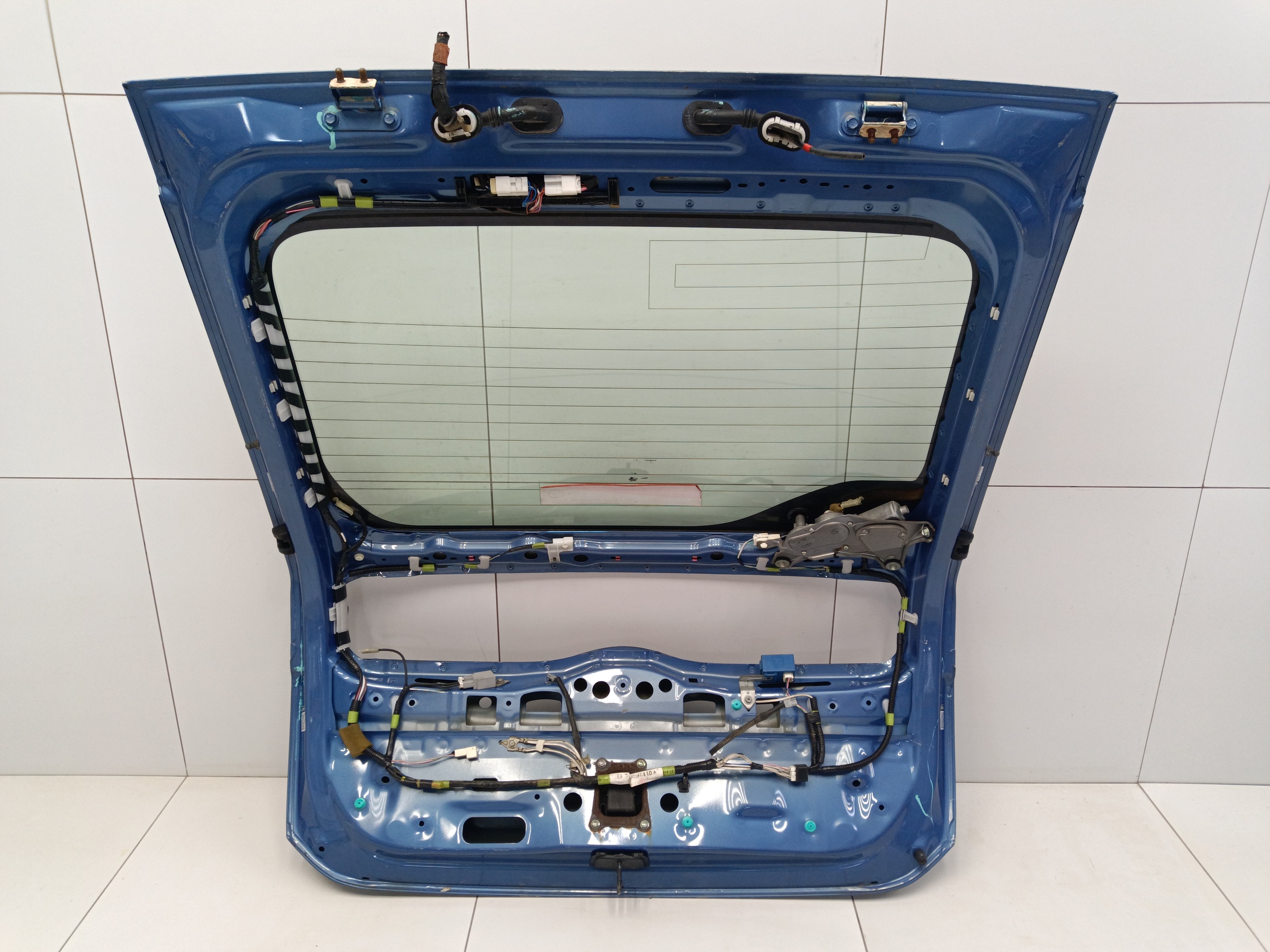 Крышка багажника Toyota Prius 2 XW20
