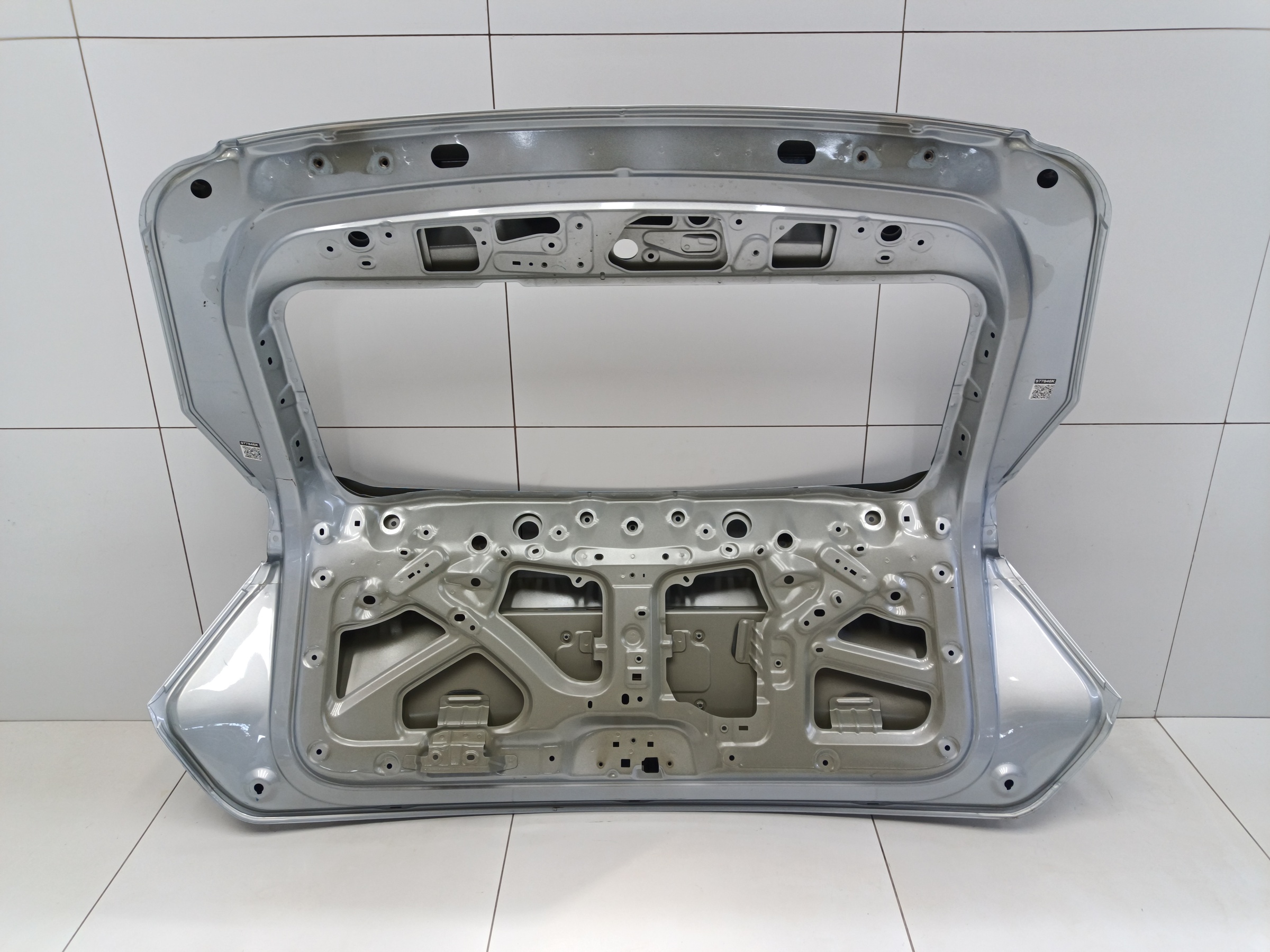 Крышка багажника Geely Atlas 2