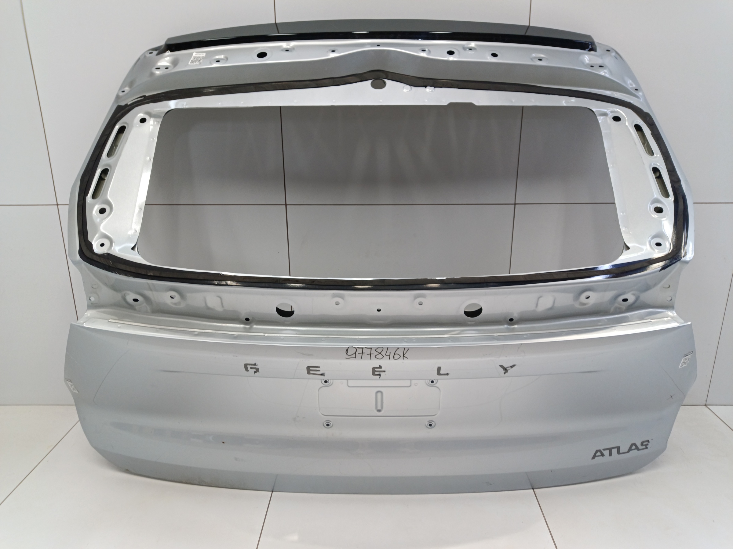 Крышка багажника Geely Atlas 2