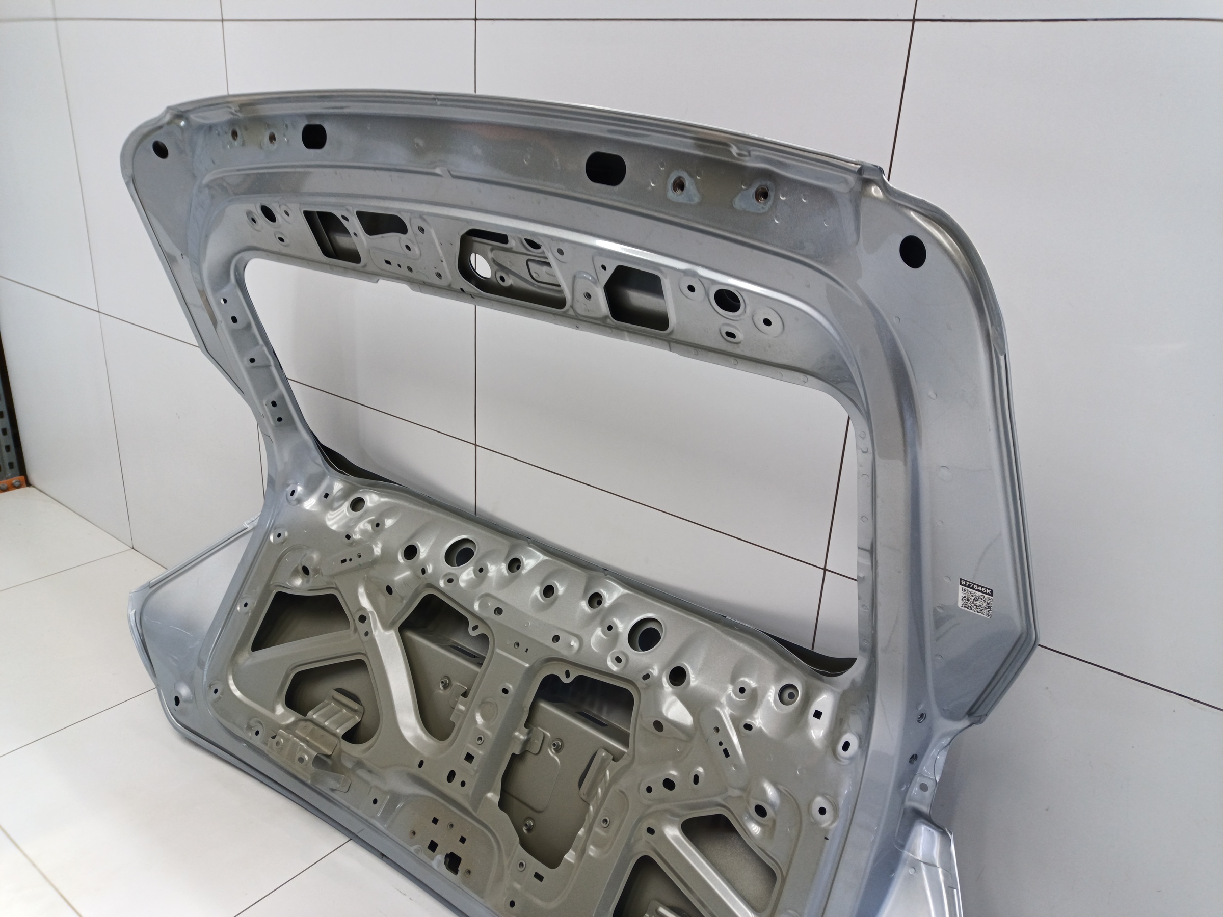 Крышка багажника Geely Atlas 2