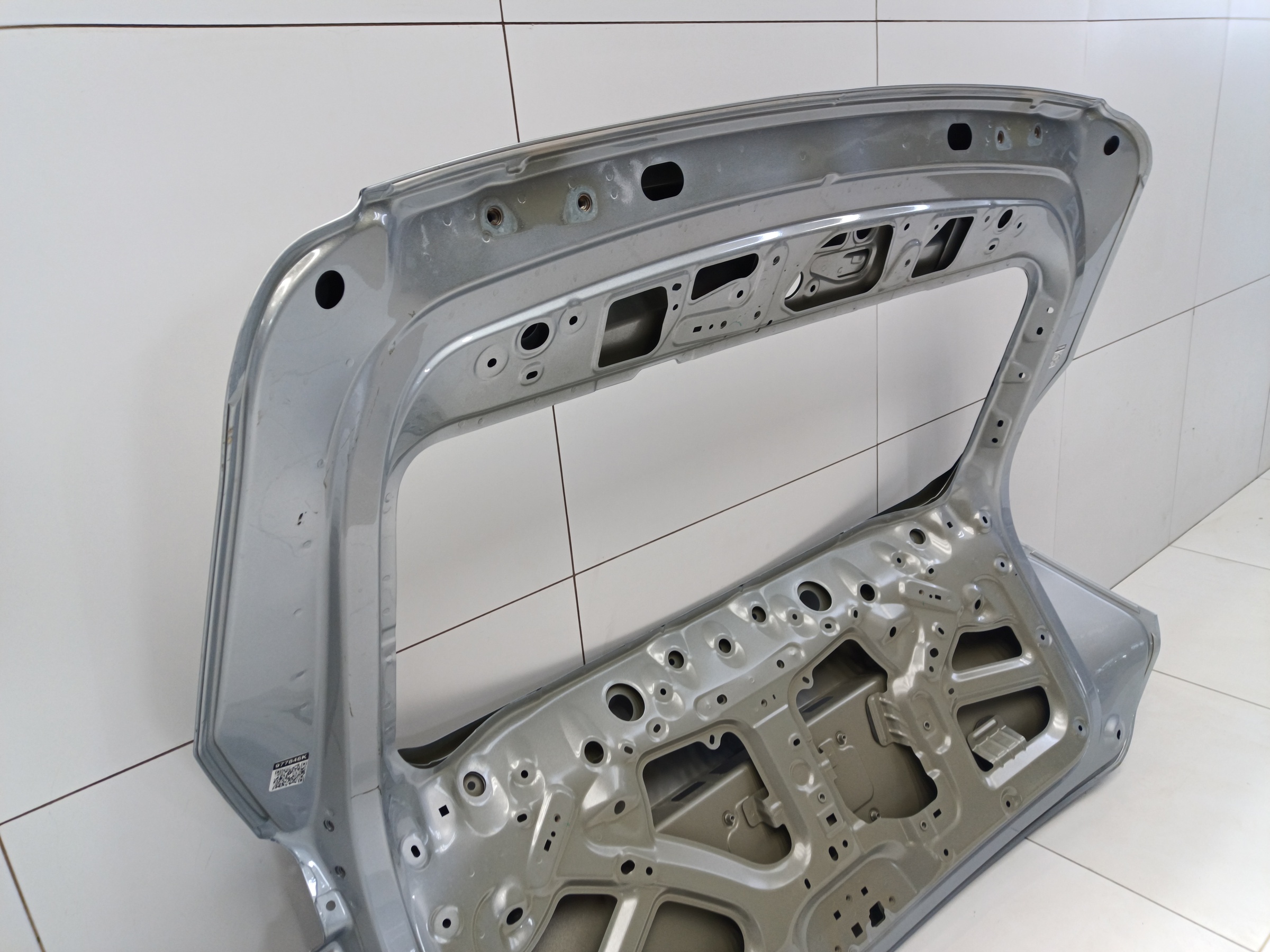 Крышка багажника Geely Atlas 2