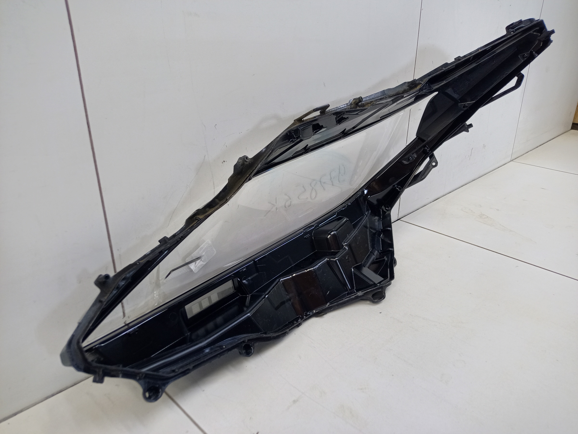 Стекло фары передней правой Lexus RX 4 Restail LED