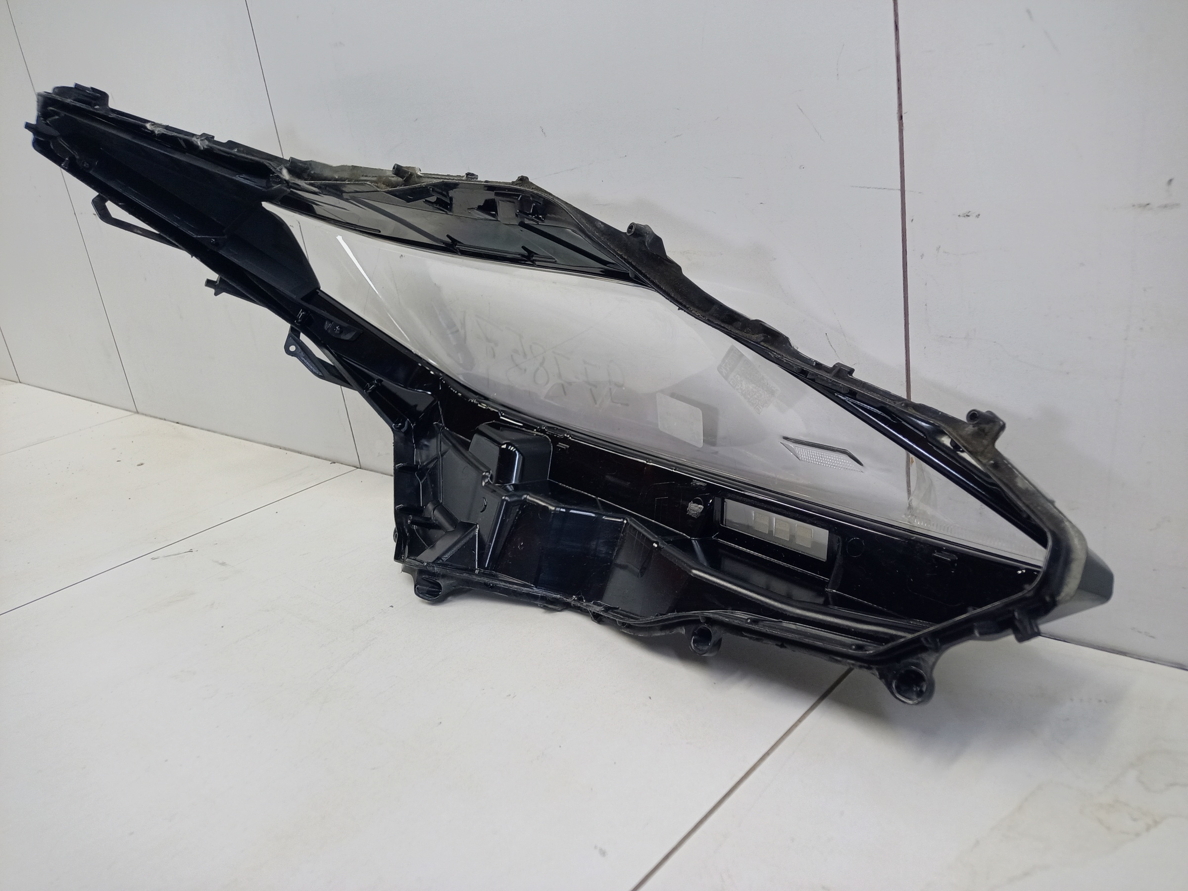 Стекло фары передней левой Lexus RX 4 Restail LED
