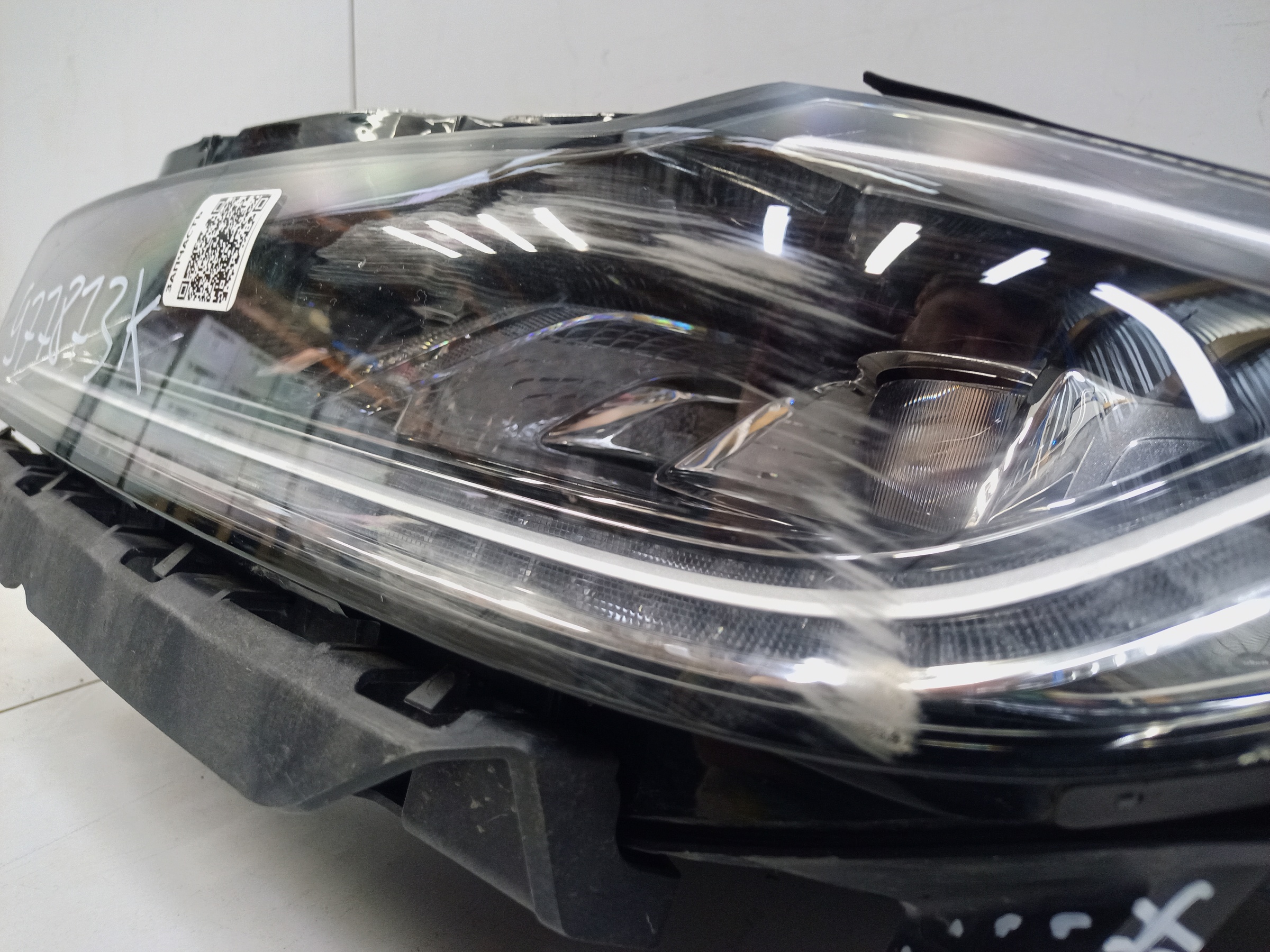 Фара передняя левая верхняя Hongqi H9 LED