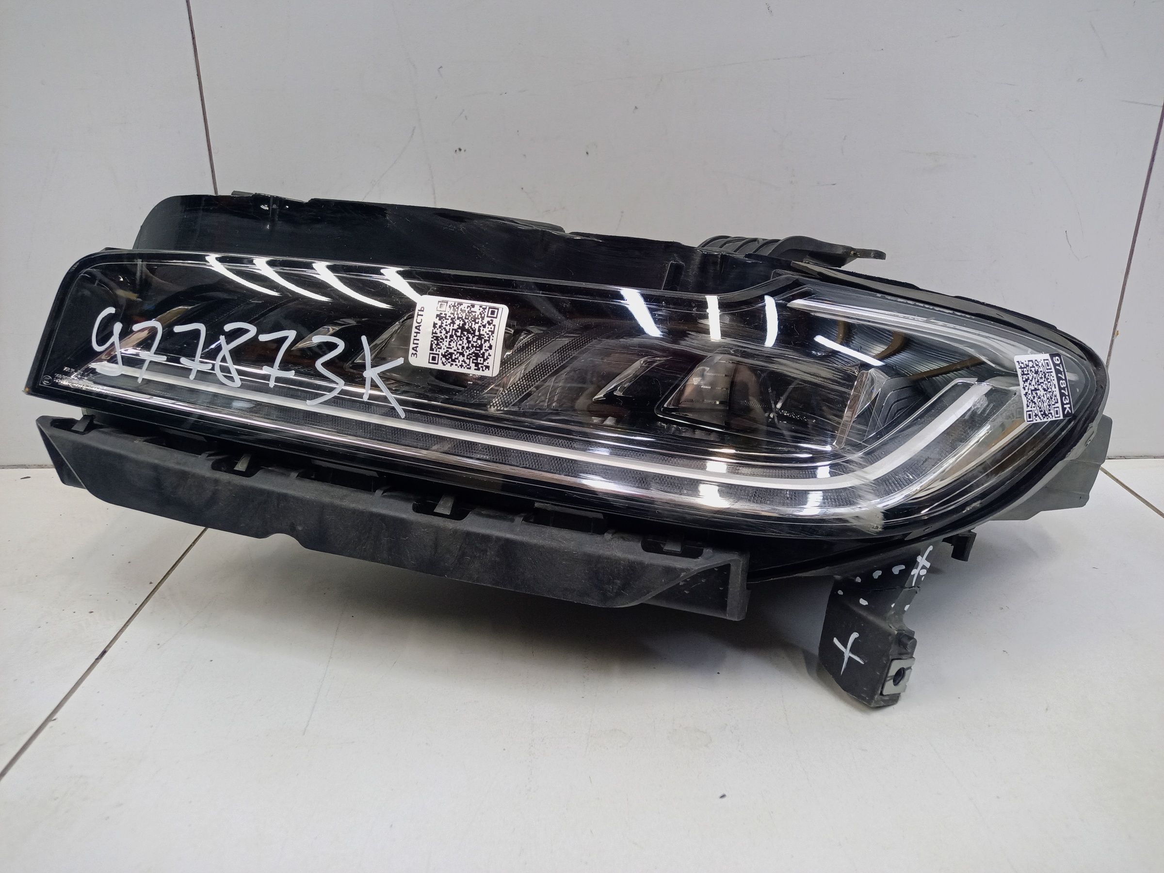 Фара передняя левая верхняя Hongqi H9 LED