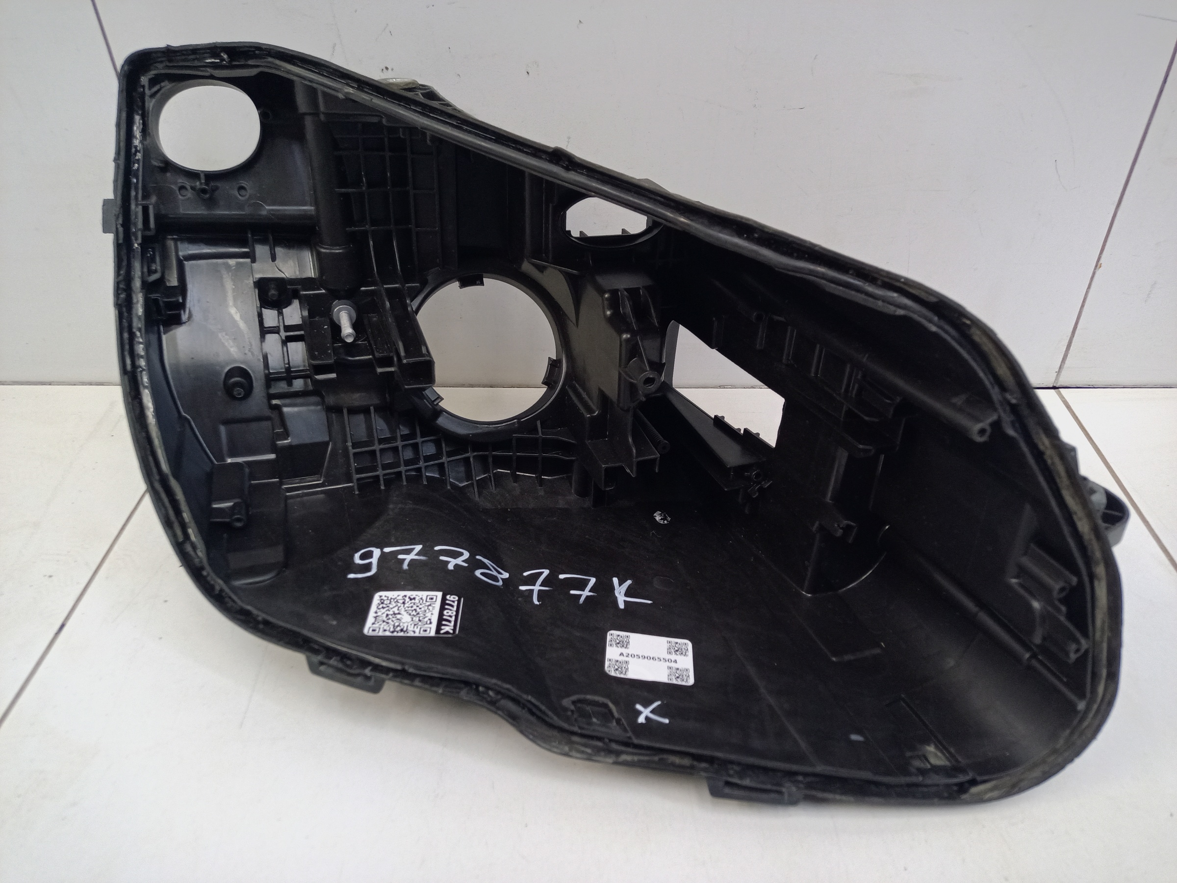 Корпус фары передней правой Mercedes Benz C-Klasse W205 Restail LED