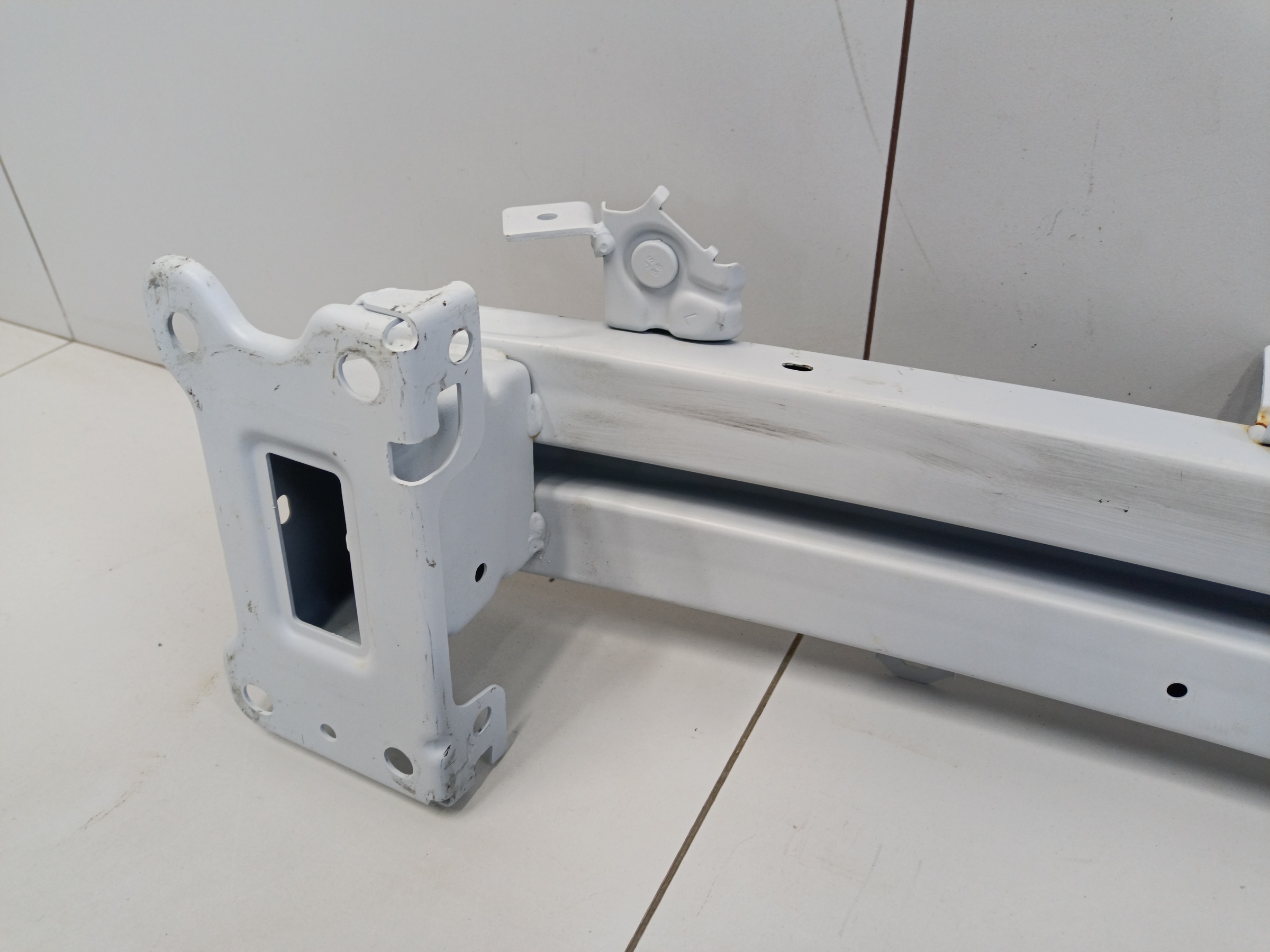 Усилитель переднего бампера Geely Coolray
