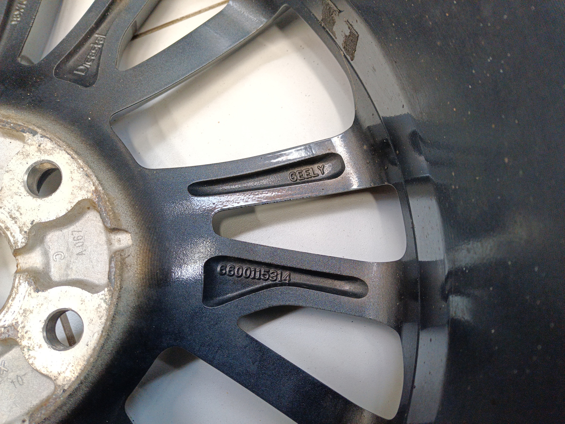 Диск колеса литой Geely Coolray R18