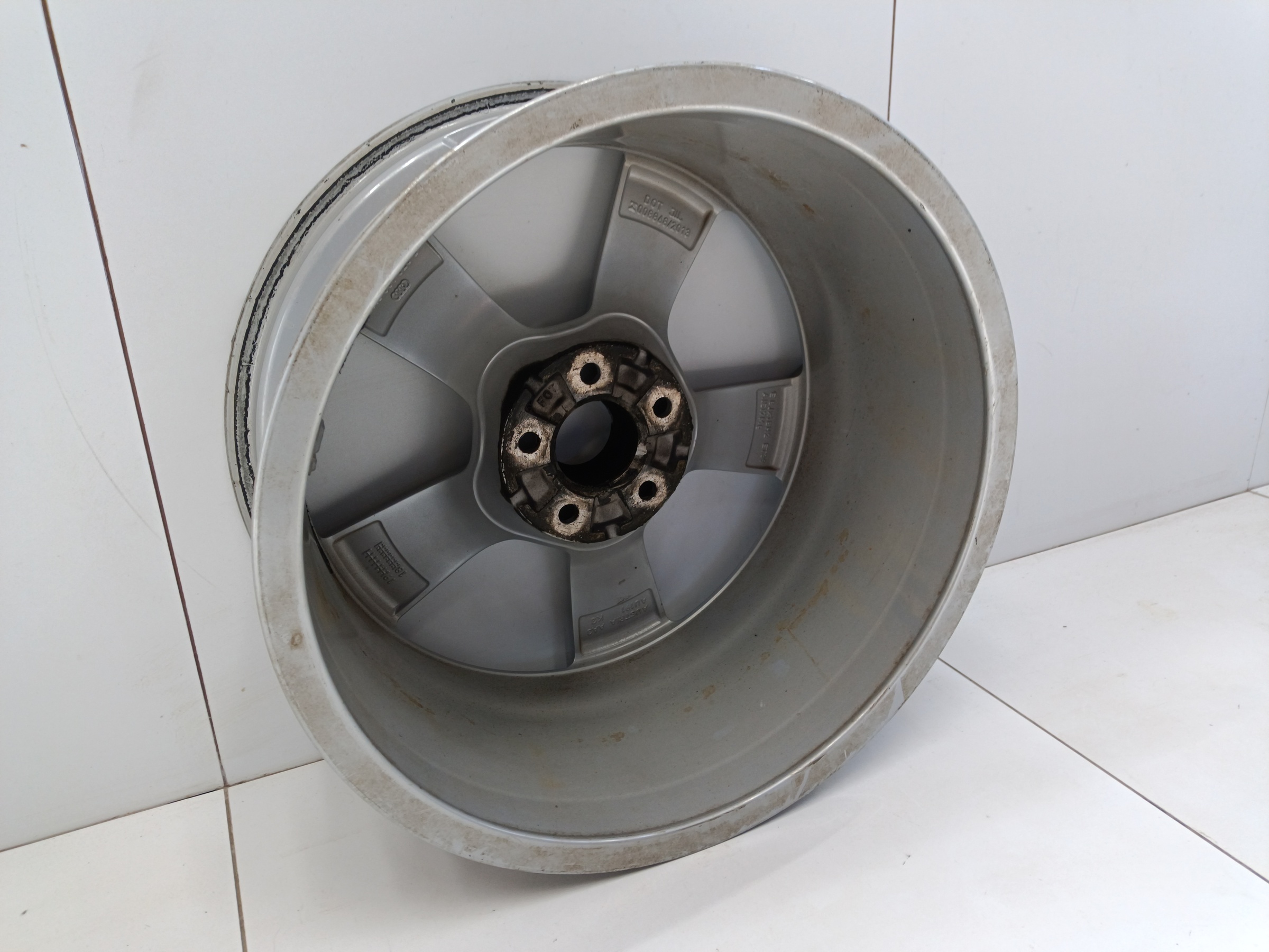 Диск колеса литой Audi A6 C8 R18