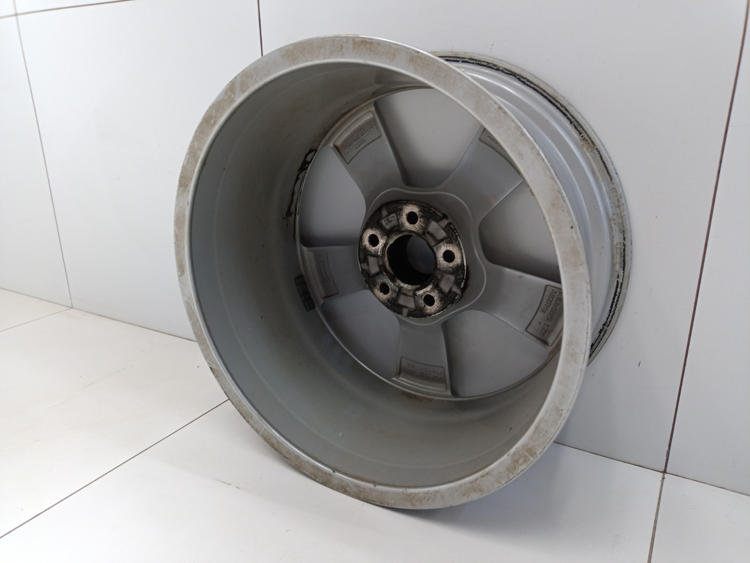 Диск колеса литой Audi A6 C8 R18