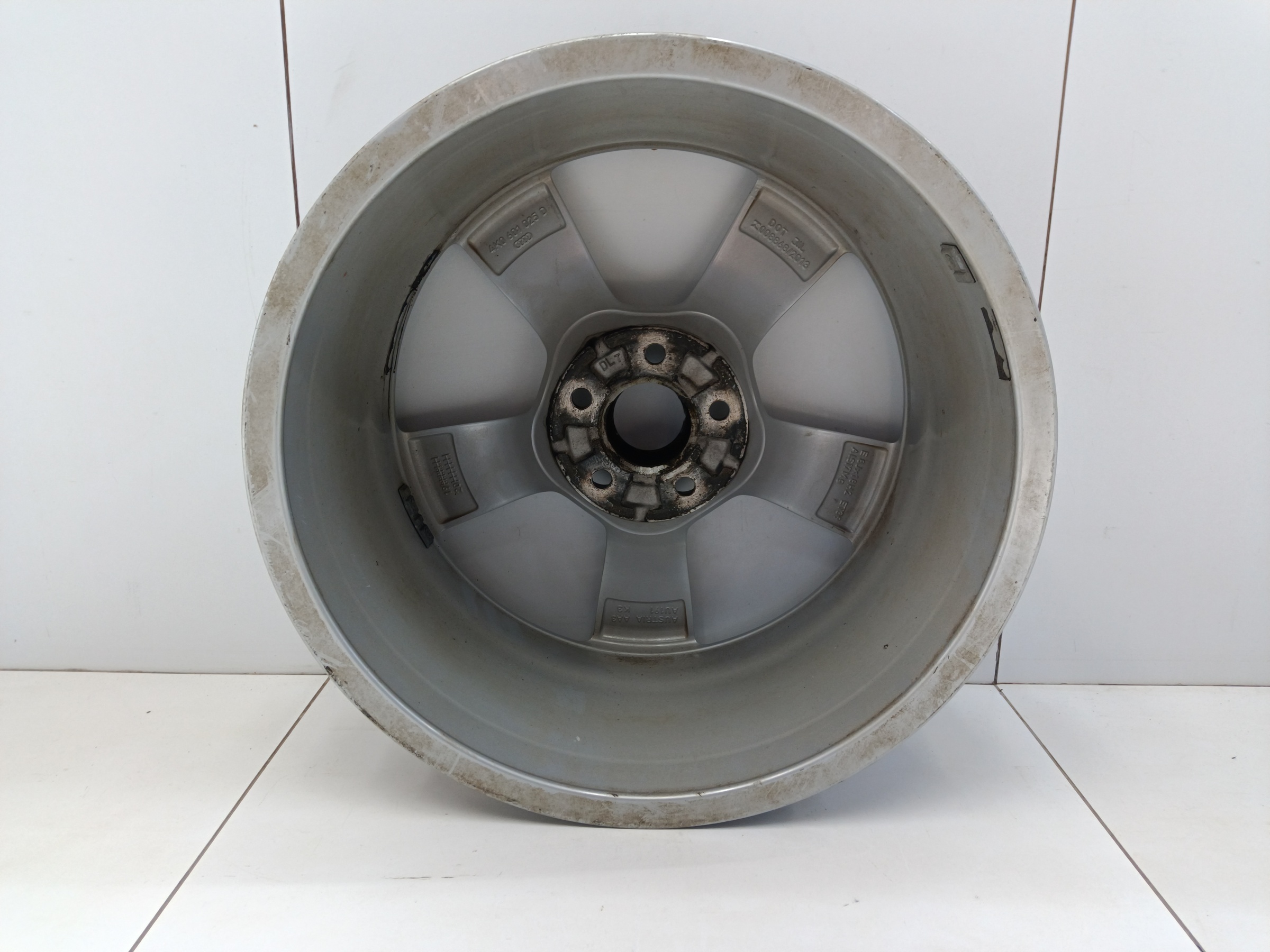 Диск колеса литой Audi A6 C8 R18