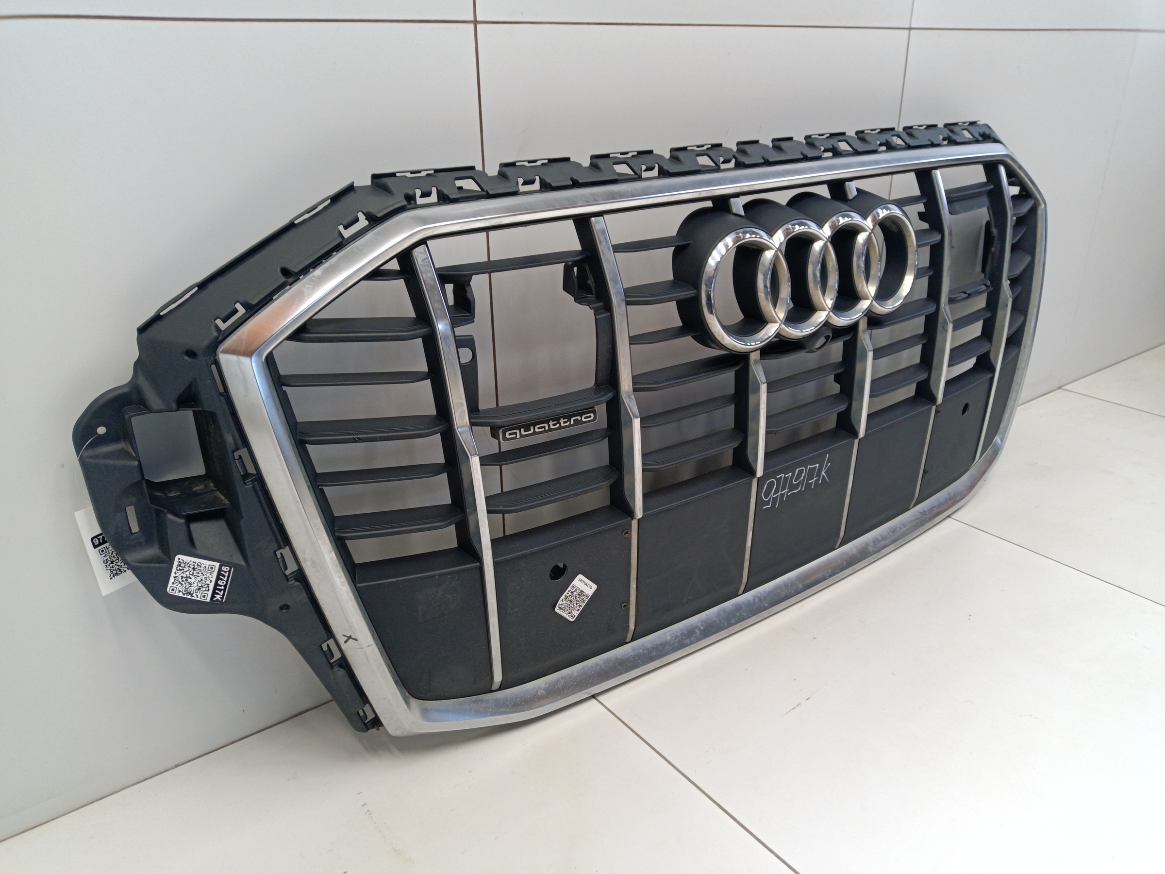Решетка радиатора Audi Q7 2 Restail под 2 радара