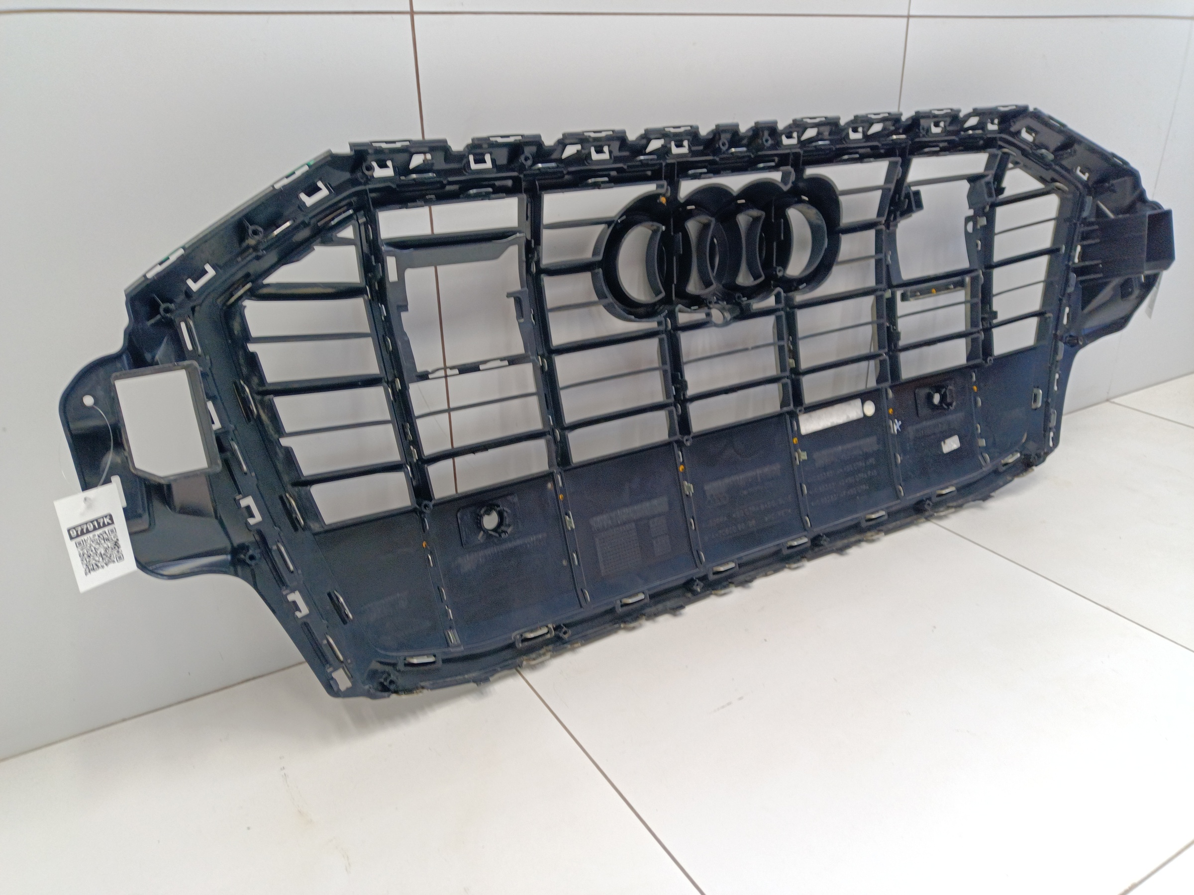 Решетка радиатора Audi Q7 2 Restail под 2 радара